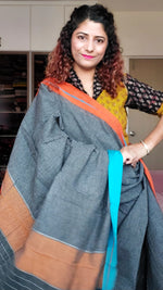 Load image into Gallery viewer, Black Patteda Anchu Cotton Saree With Ganga Jamuna Border-Orange-Blue
