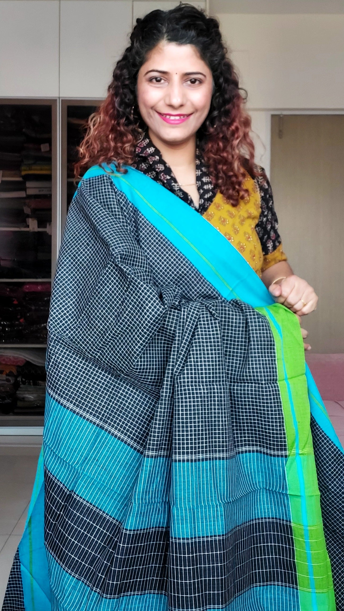 Black Patteda Anchu Cotton Saree With Ganga Jamuna Border- Blue Green