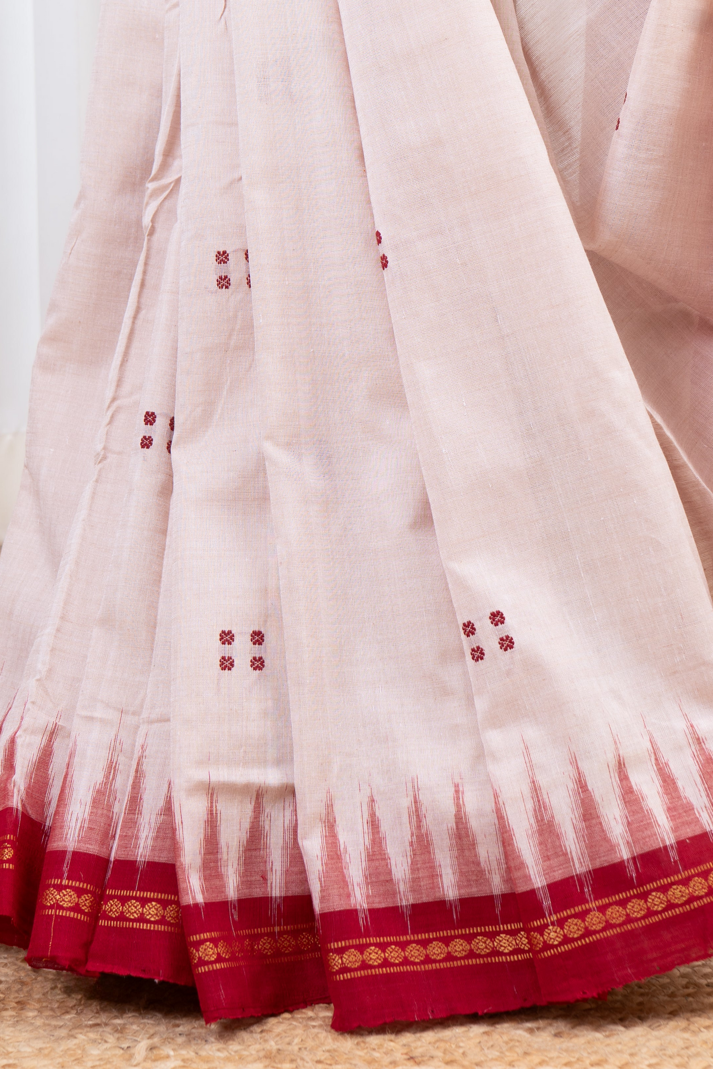 Ek Phulia Cotton Saree -Beige and Red