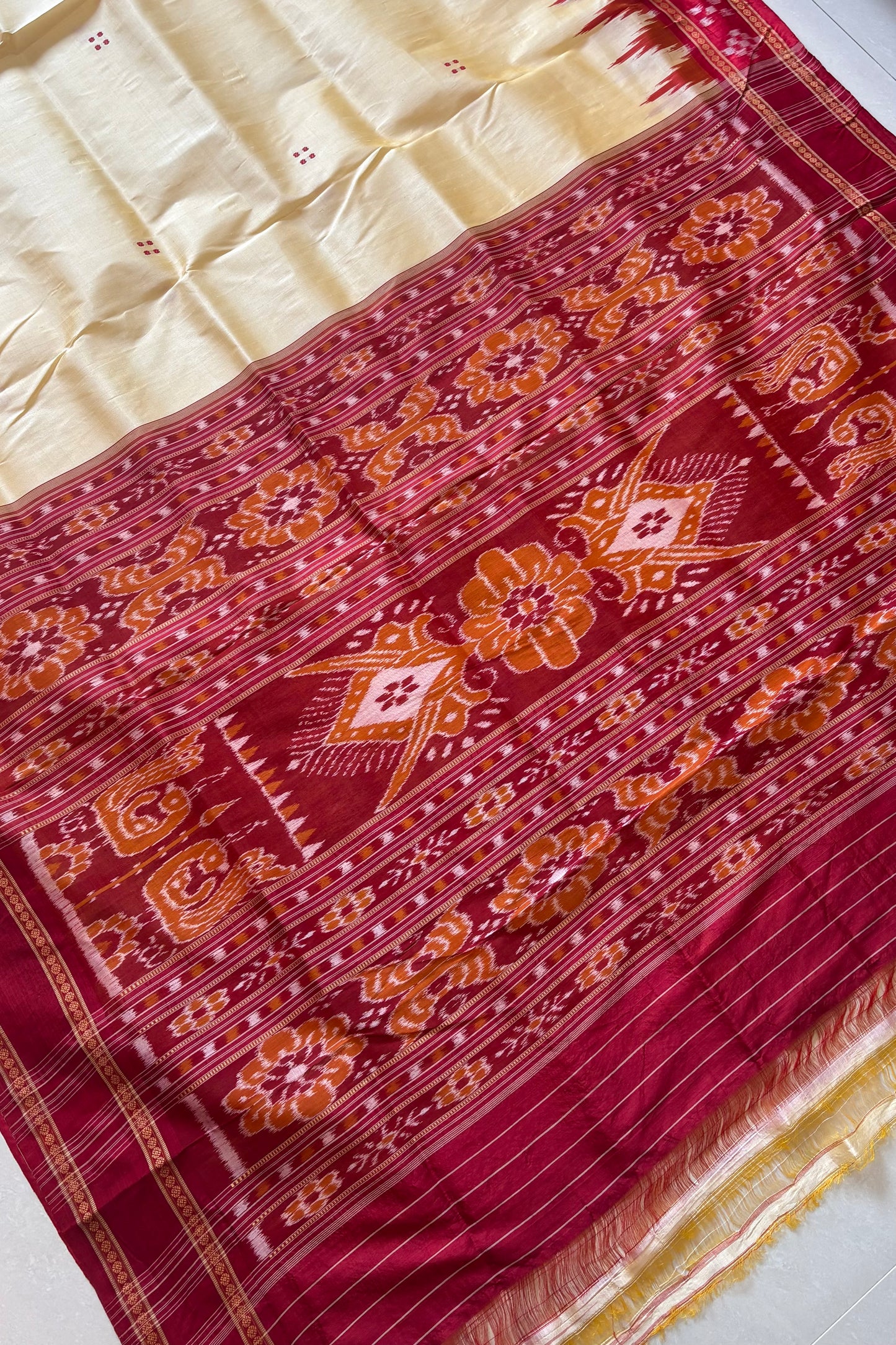 Pasapali Border Khandua Ikkat Silk Saree - Butter Cream