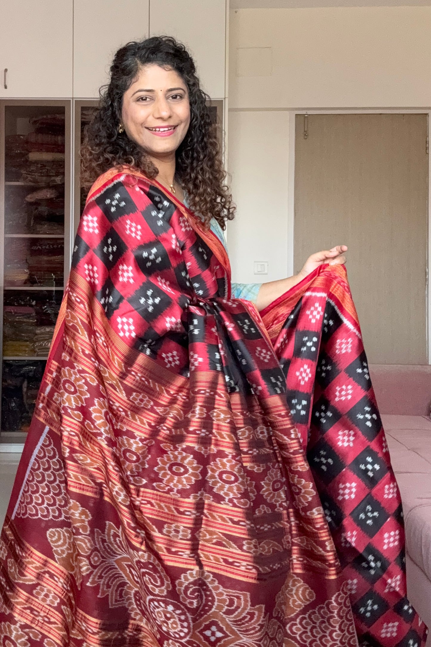 Pasapali Body Khandua Silk Saree- Black-Red