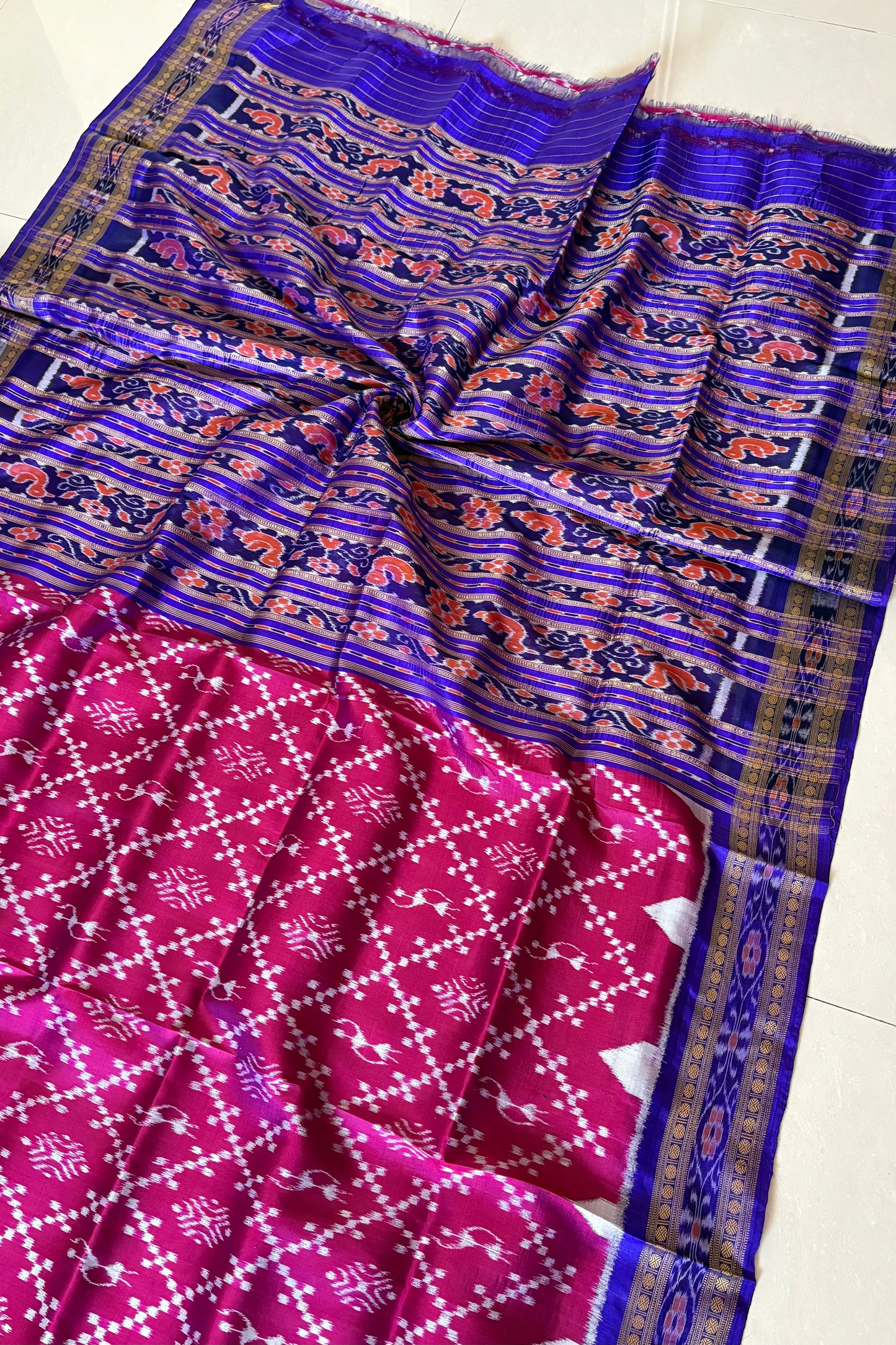 Bandha Body Khandua Ikkat Silk Saree - Dual shine Magenta