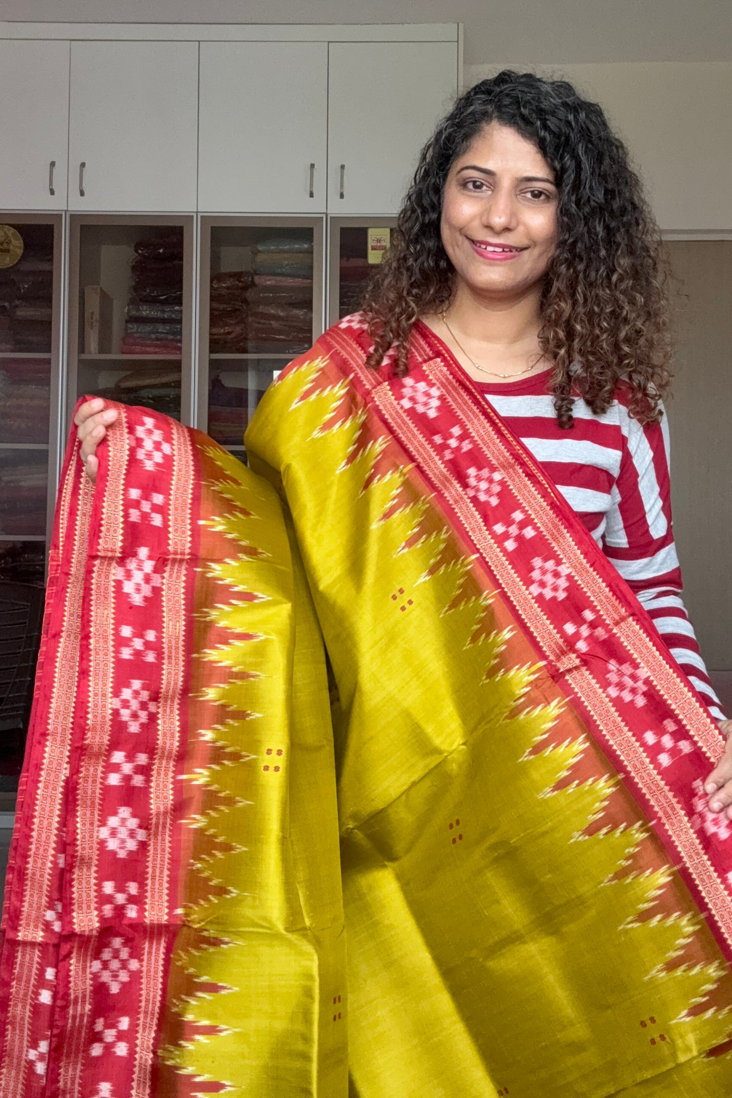 Pasapali Border Khandua Silk Saree - Henna Green