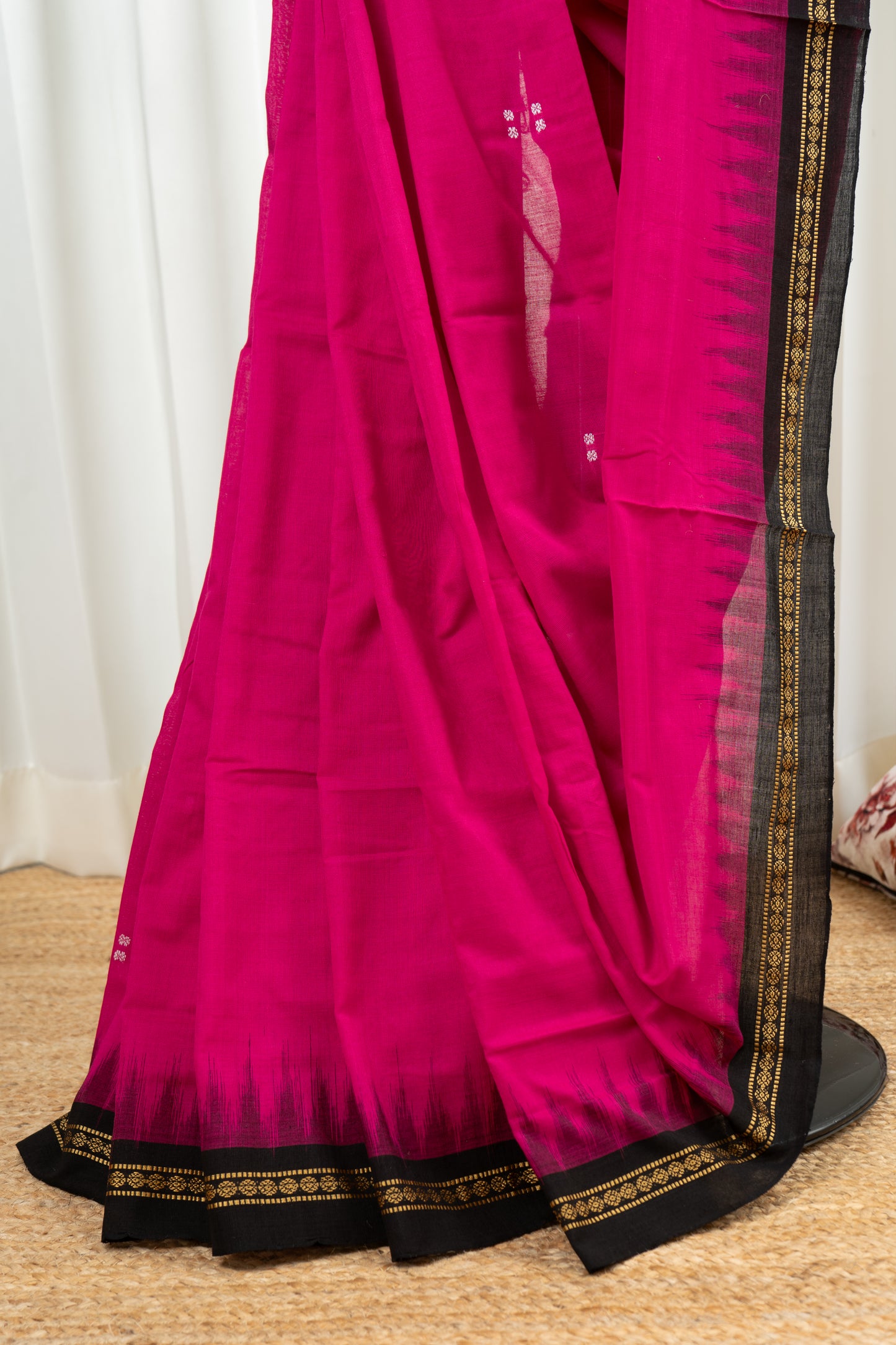 Ek Phulia Cotton Saree-Red toned Pink