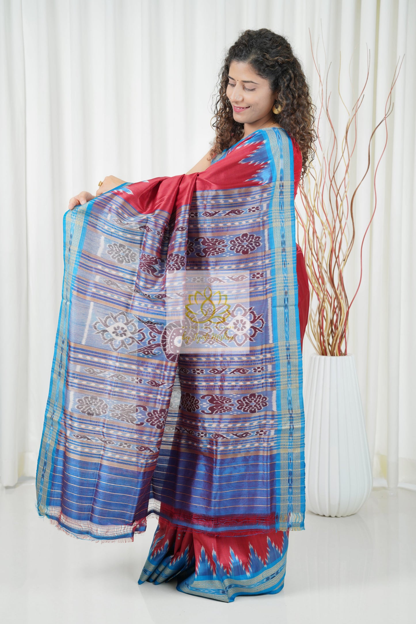 Bandha Border Khandua Ikkat Silk Saree - Maroon