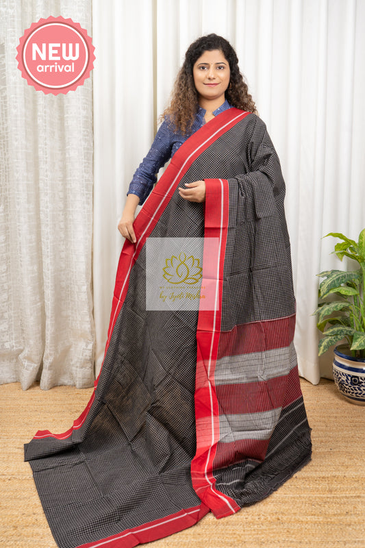 Black Patteda Anchu Cotton Saree With Red Border