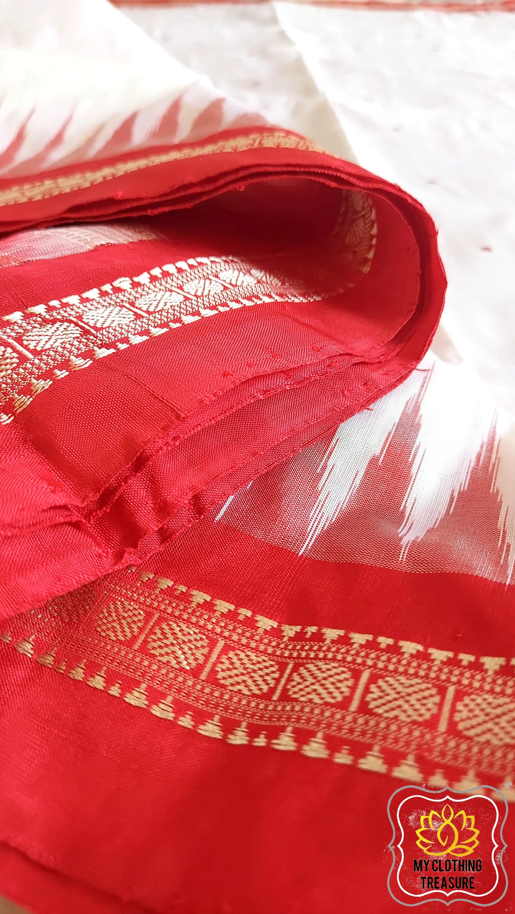 Ek Phulia Sambalpuri Ikkat Pure Silk Pata Saree- White And Red Saree