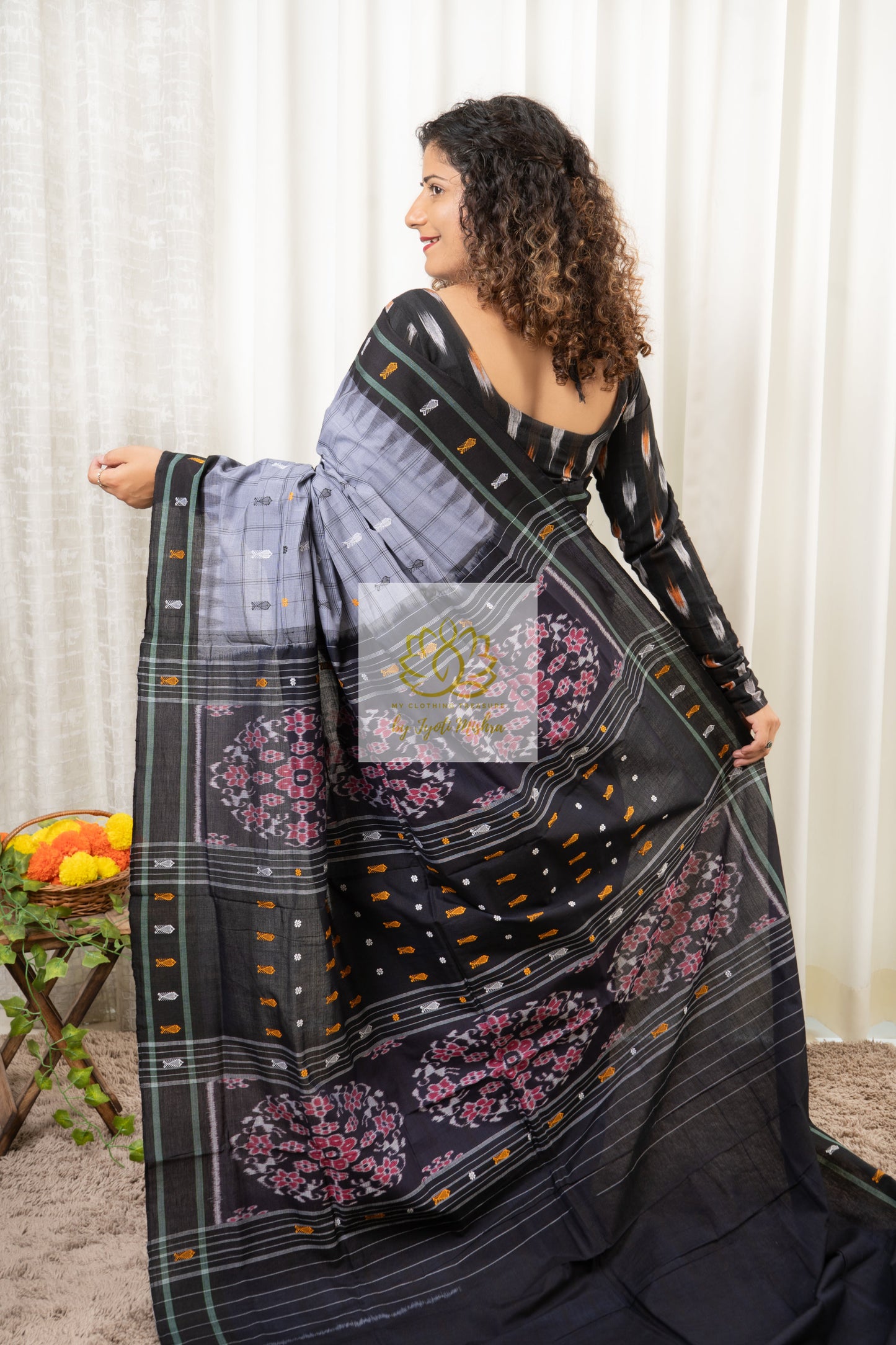 Exclusive Odisha Ikkat Hazaar Buti Cotton Saree- Grey Saree