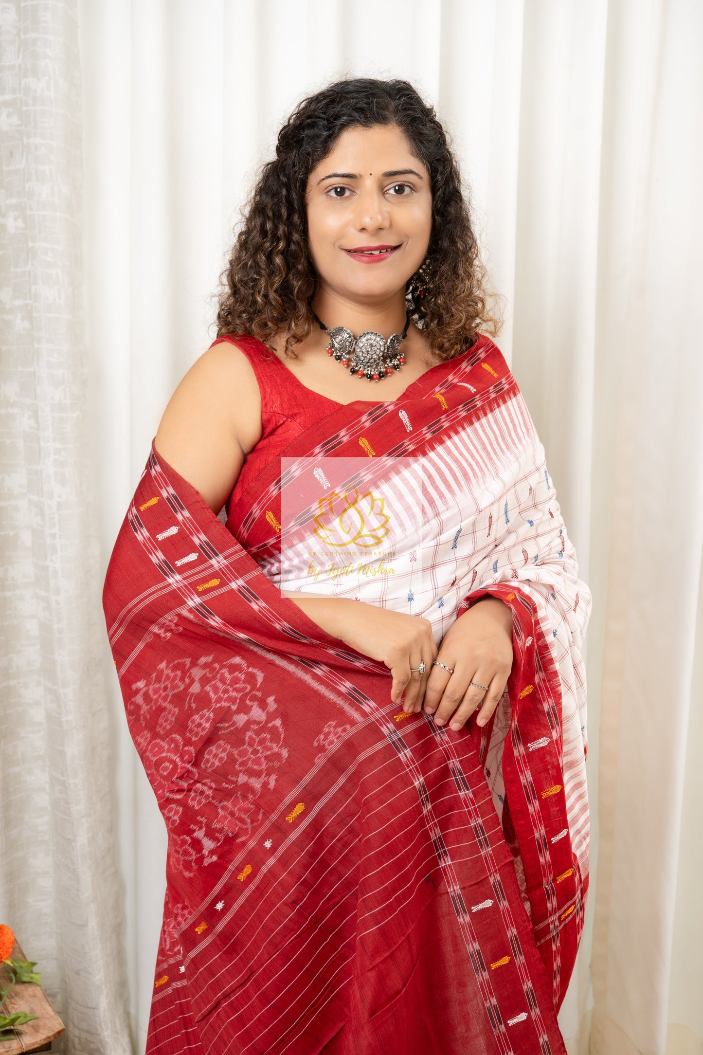 Exclusive Odisha Ikkat Hazaar Buti Cotton Saree- White Maroon Saree