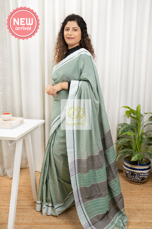 Pastel Green Patteda Anchu Cotton Saree With Light Border