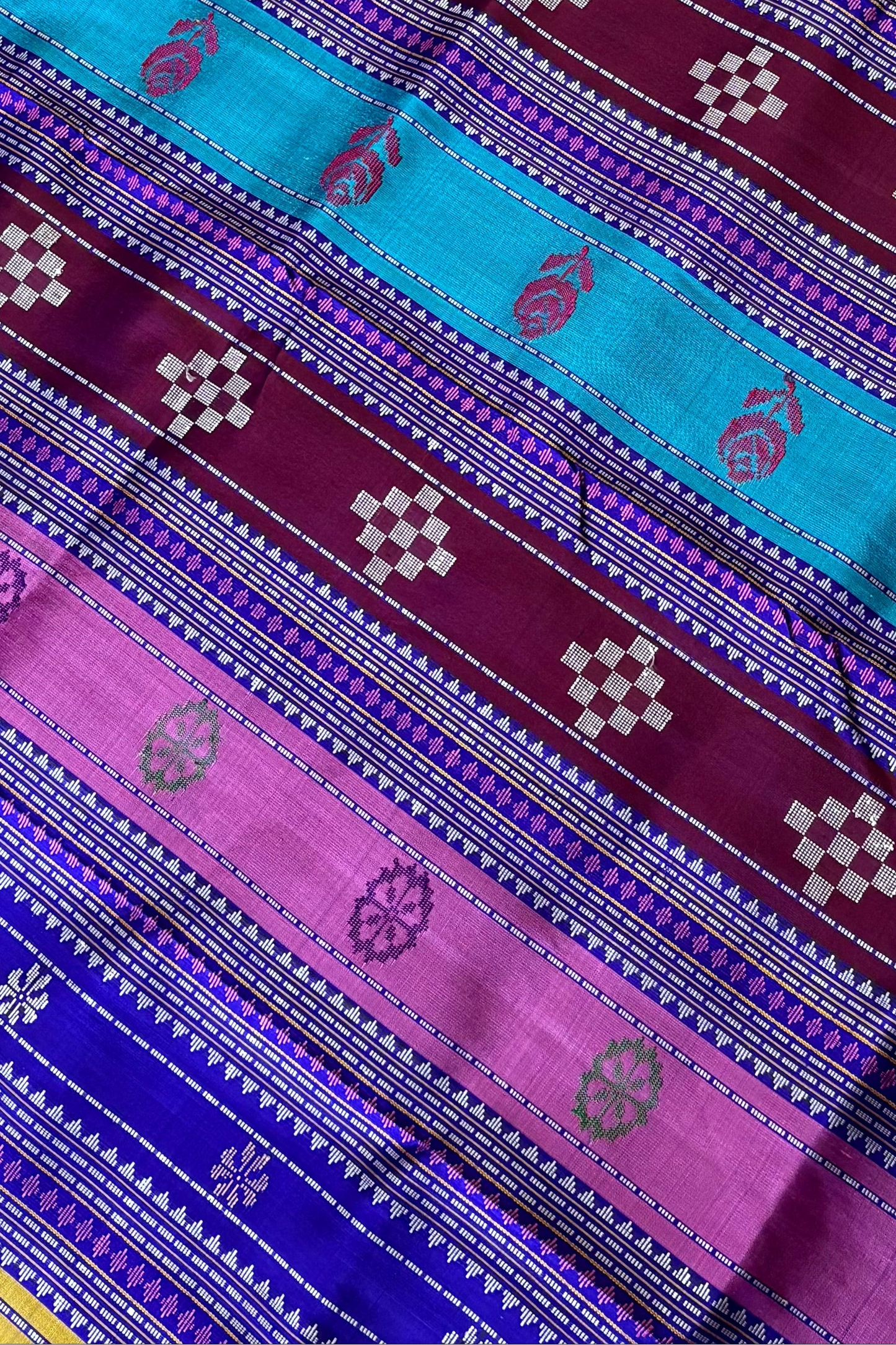 Exclusive Double Pallu Berhampuri Pure Silk Patta Saree - Pink & Purple