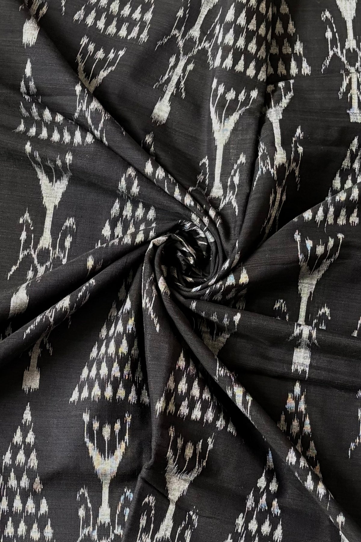 Exclusive Bandha Body Ikkat Cotton Saree - Black