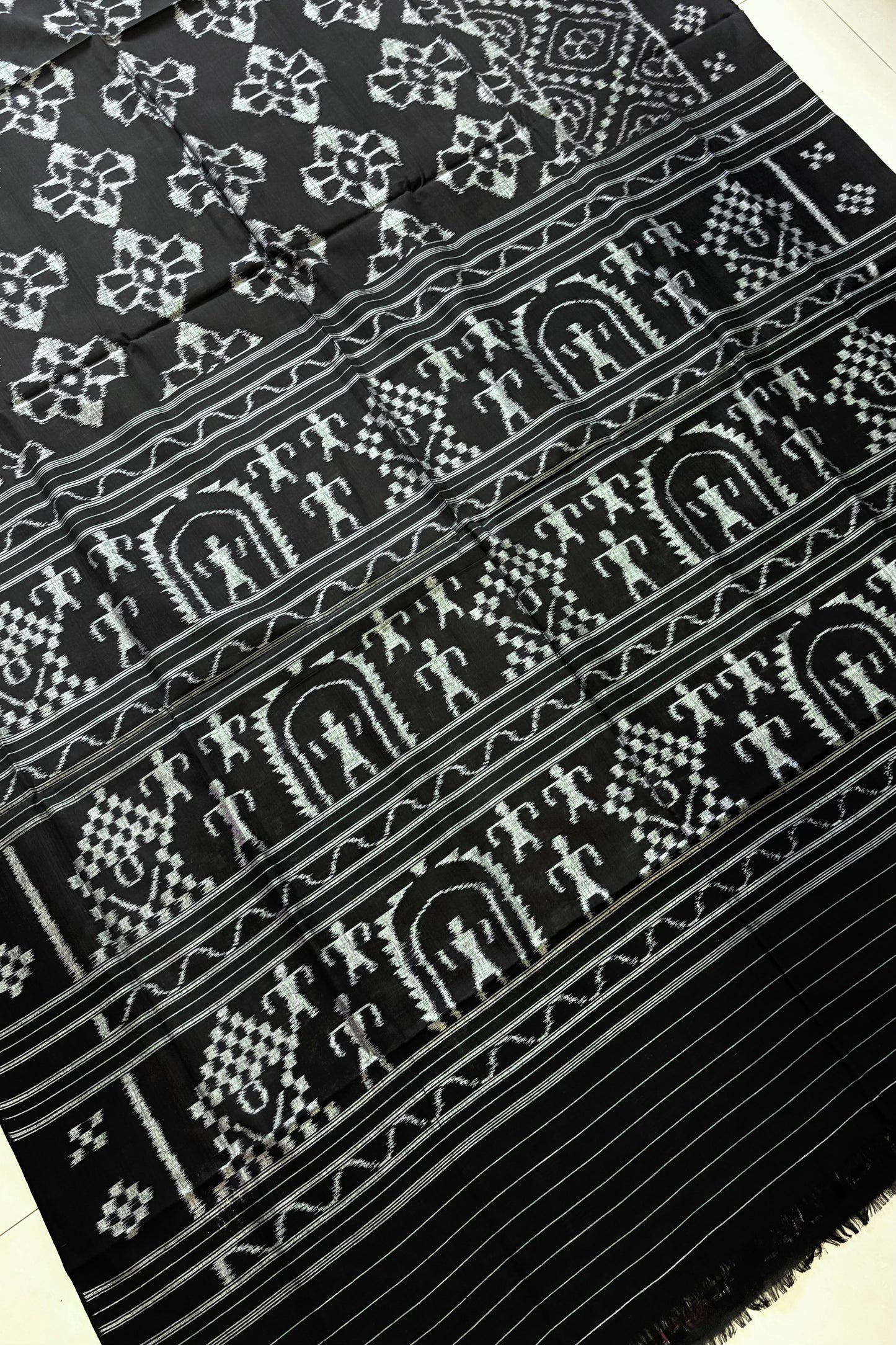 Odisha Ikkat Khandua Cotton Saree -Black