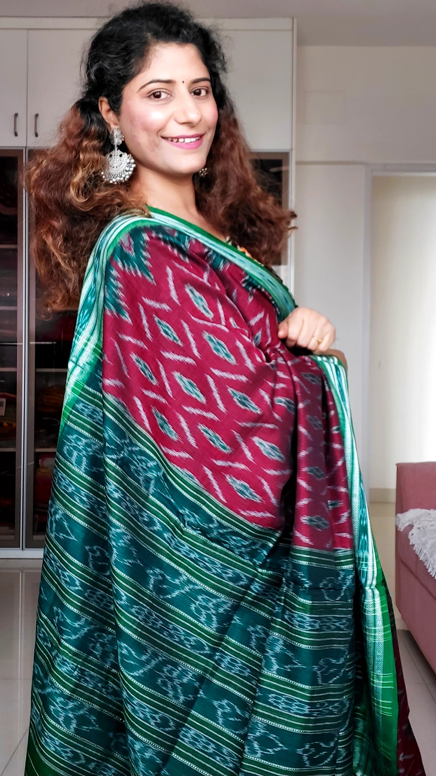 Odisha Ikkat Khandua Cotton Saree-Maroon-Green