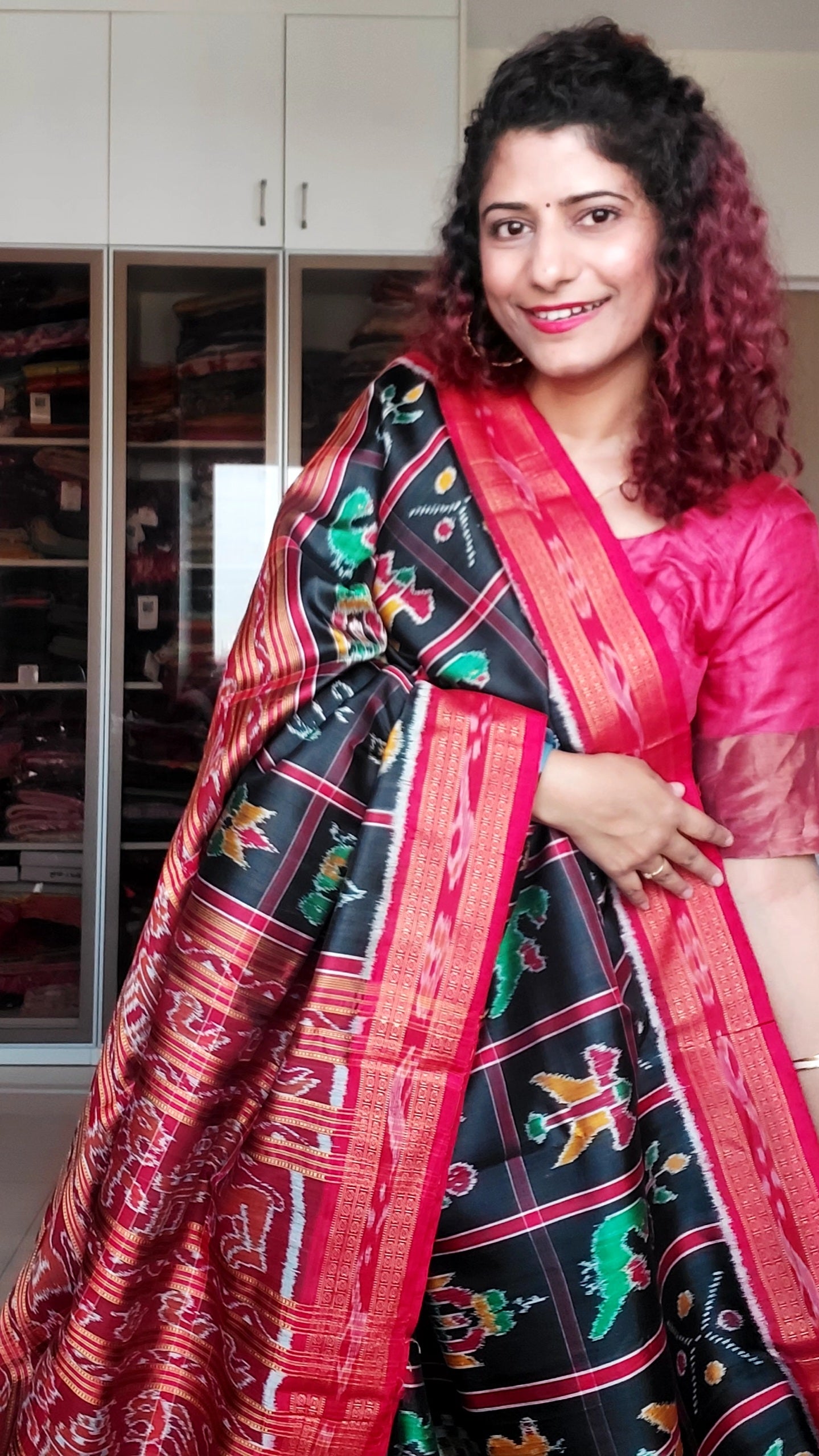 Convert Old Silk Saree Into Ethnic Full Circle Gown In 10 Minutes| Very  Easy DIY - YouTube