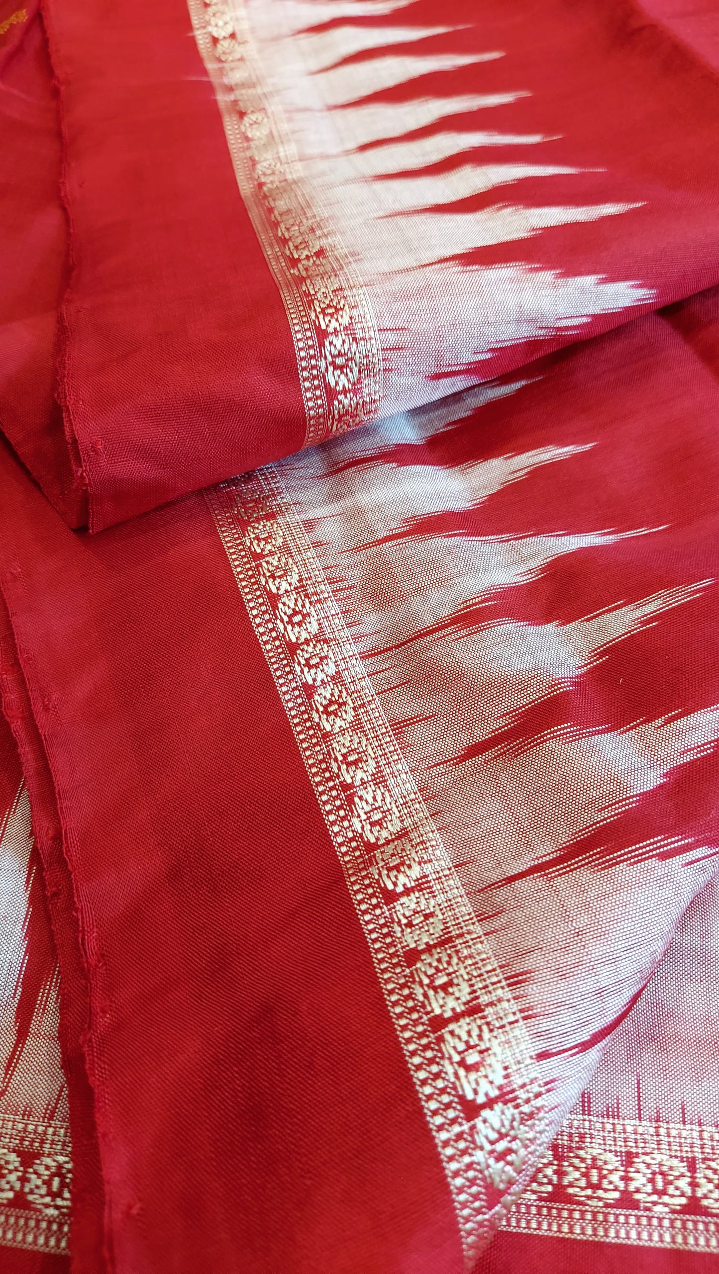 Ek Phulia Bomkei Pure Silk Pata Saree- Red