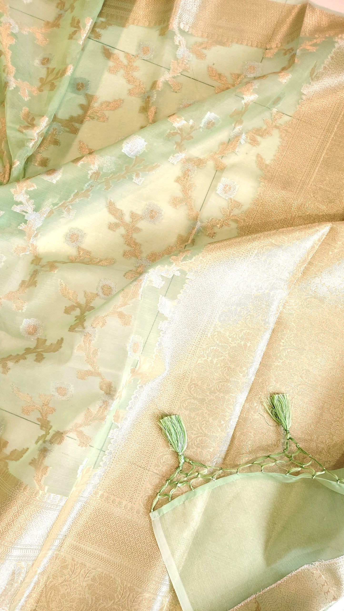 Semi Organza Banarasi Saree- Pista Green