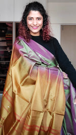 Load image into Gallery viewer, Handwoven Banana Pith Silk Saree- Shot Green &amp; Gold
