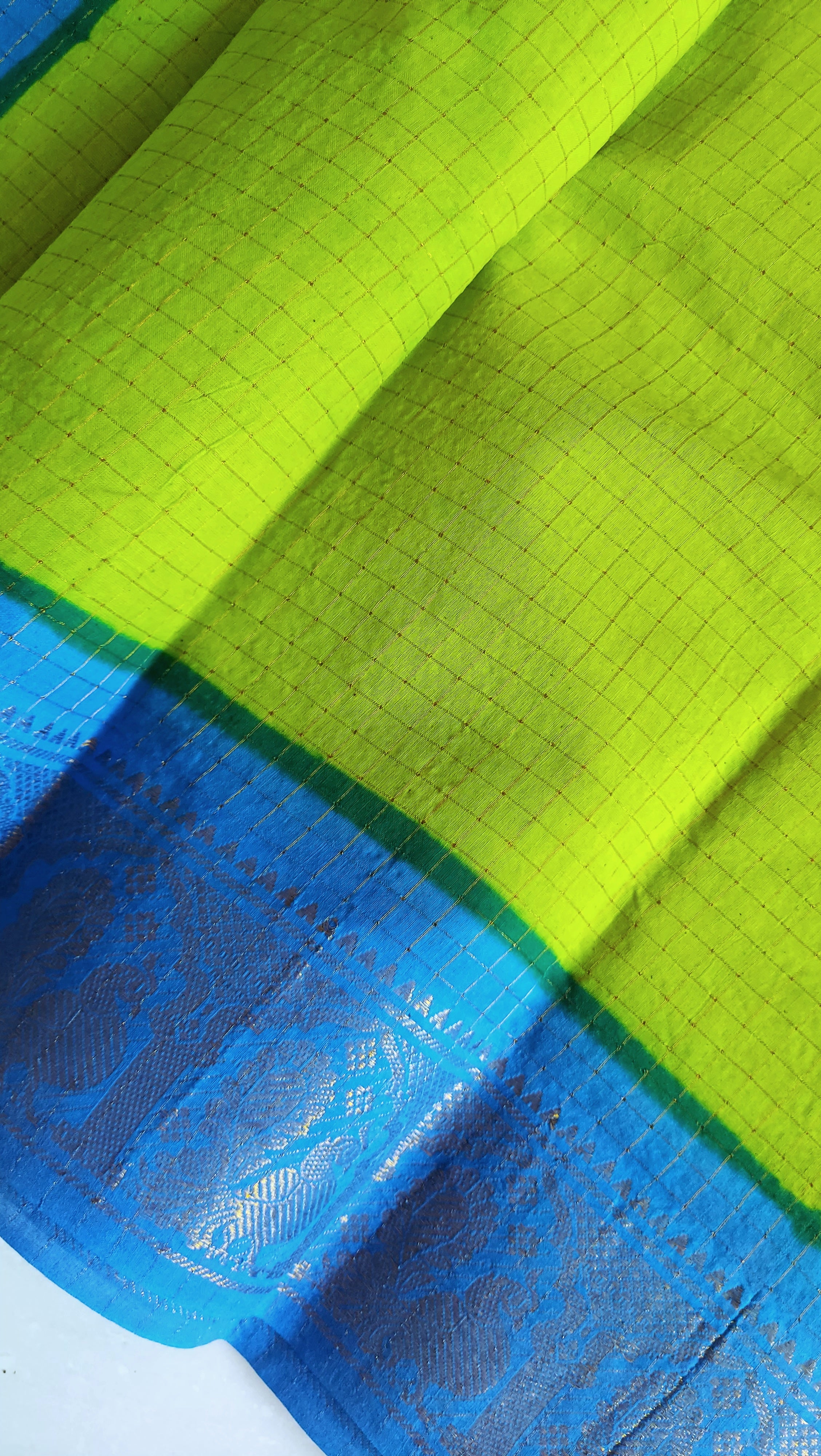 Madurai Sungudi Cotton Saree - Parrot Green and Blue