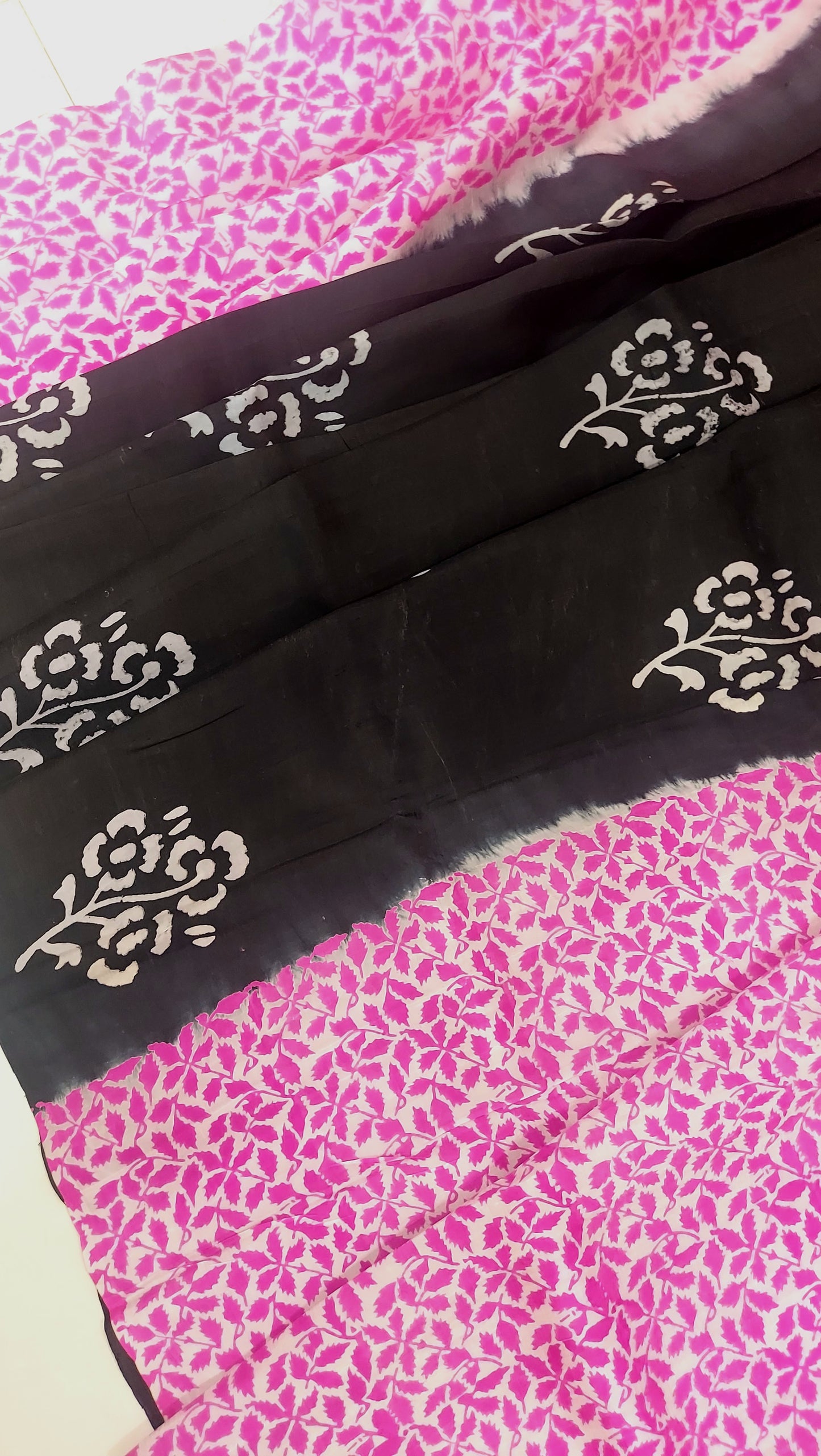 Murshidabad Pure Silk Sarees Hand block Print- Black Pink Patli Pallu