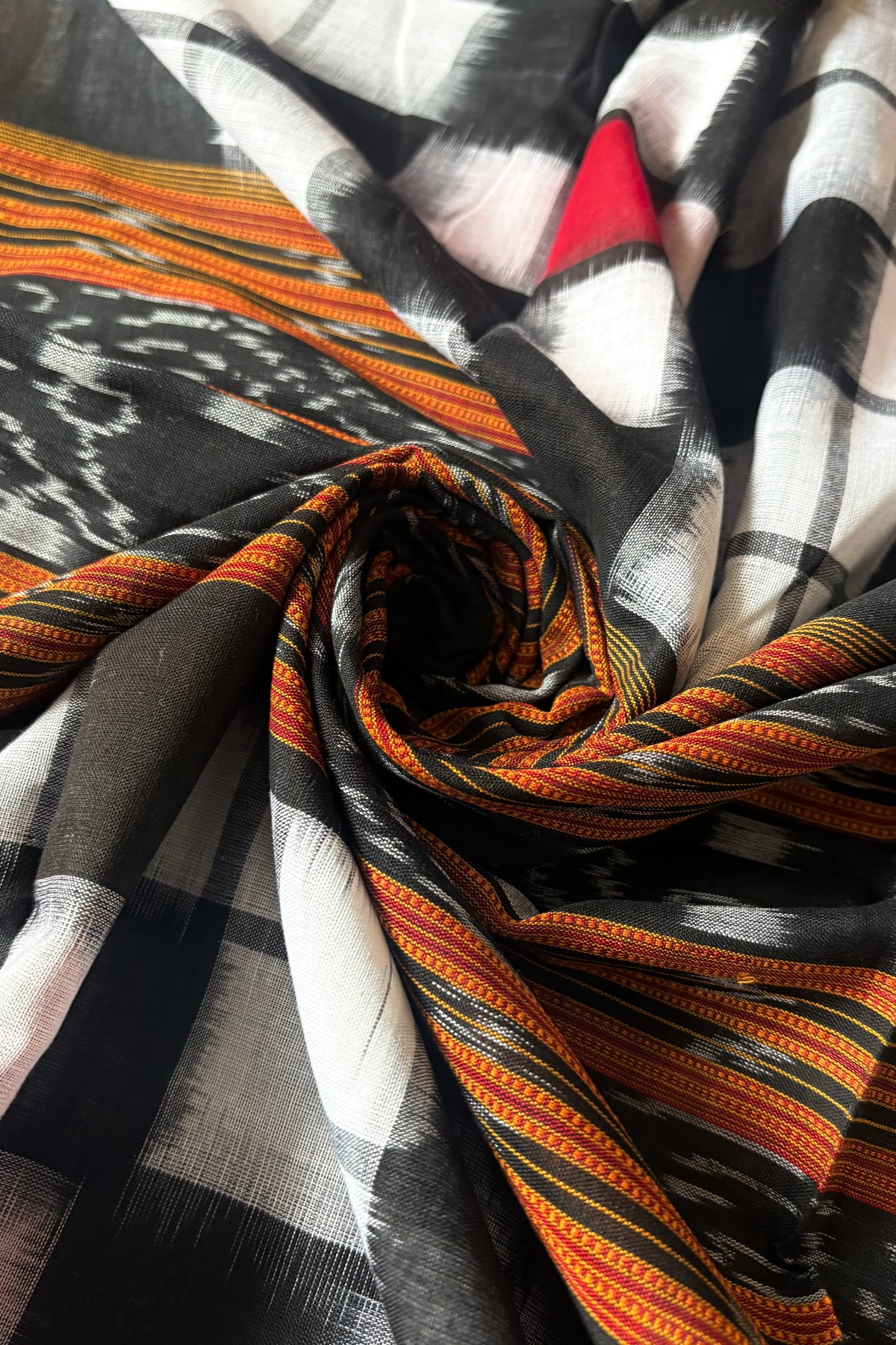 Sambalpuri Bichitrapuri Pure Cotton Saree: Black & White