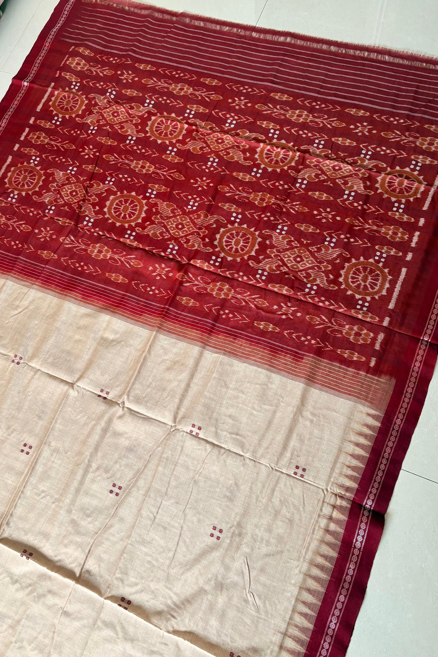 Ek Phulia Cotton Saree - Beige & Maroon