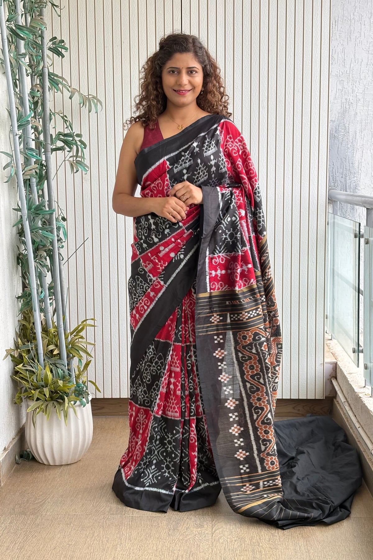 Exclusive Odisha Ikkat Nuapatna Silk Saree - Red & Black