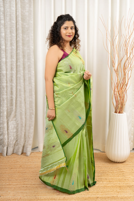 Handwoven Gadwal Pure Silk Saree - Pastel Green