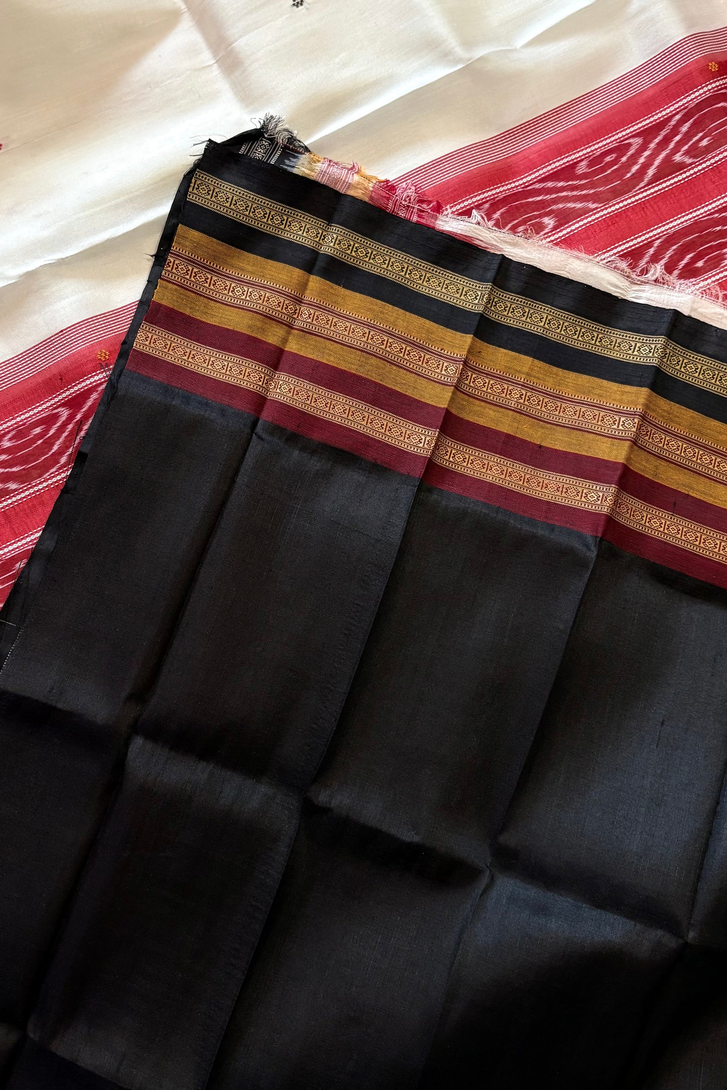 Exclusive Kathifera Odisha Ikkat Khandua Pure Silk Saree- White