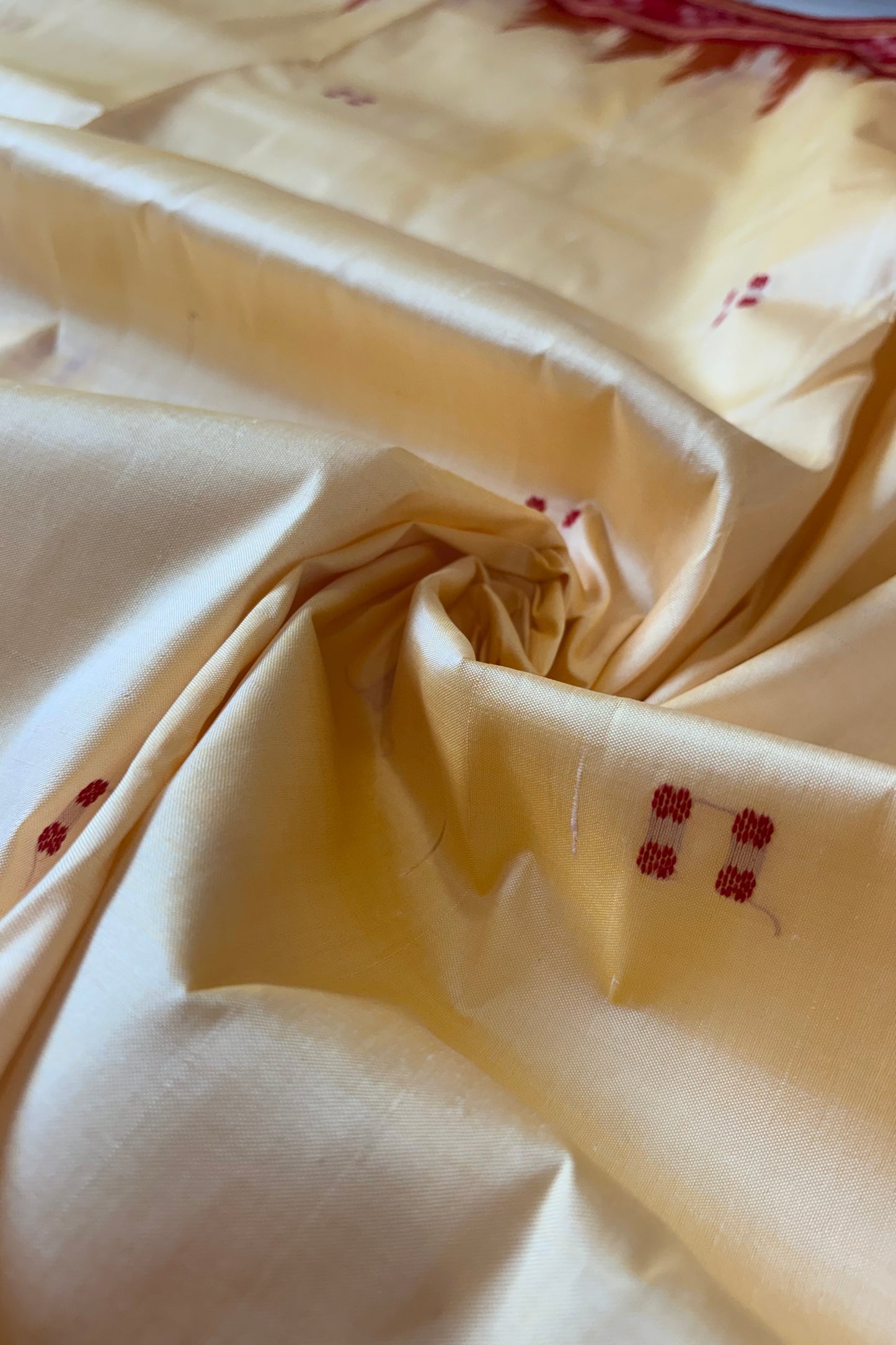 Pasapali Border Khandua Ikkat Silk Saree - Butter Cream