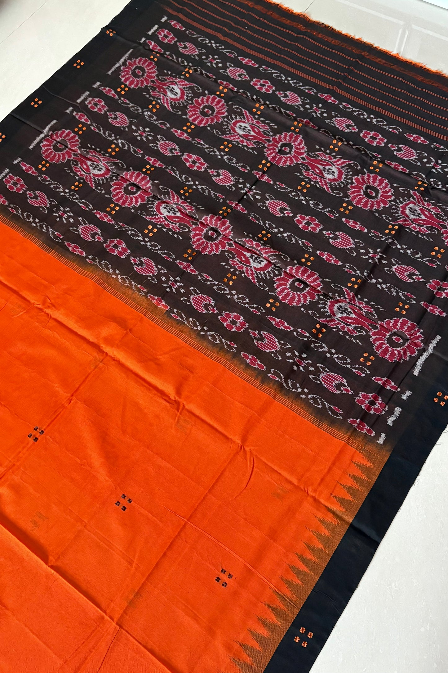 Ek Phulia Ikkat Cotton Saree - Orange