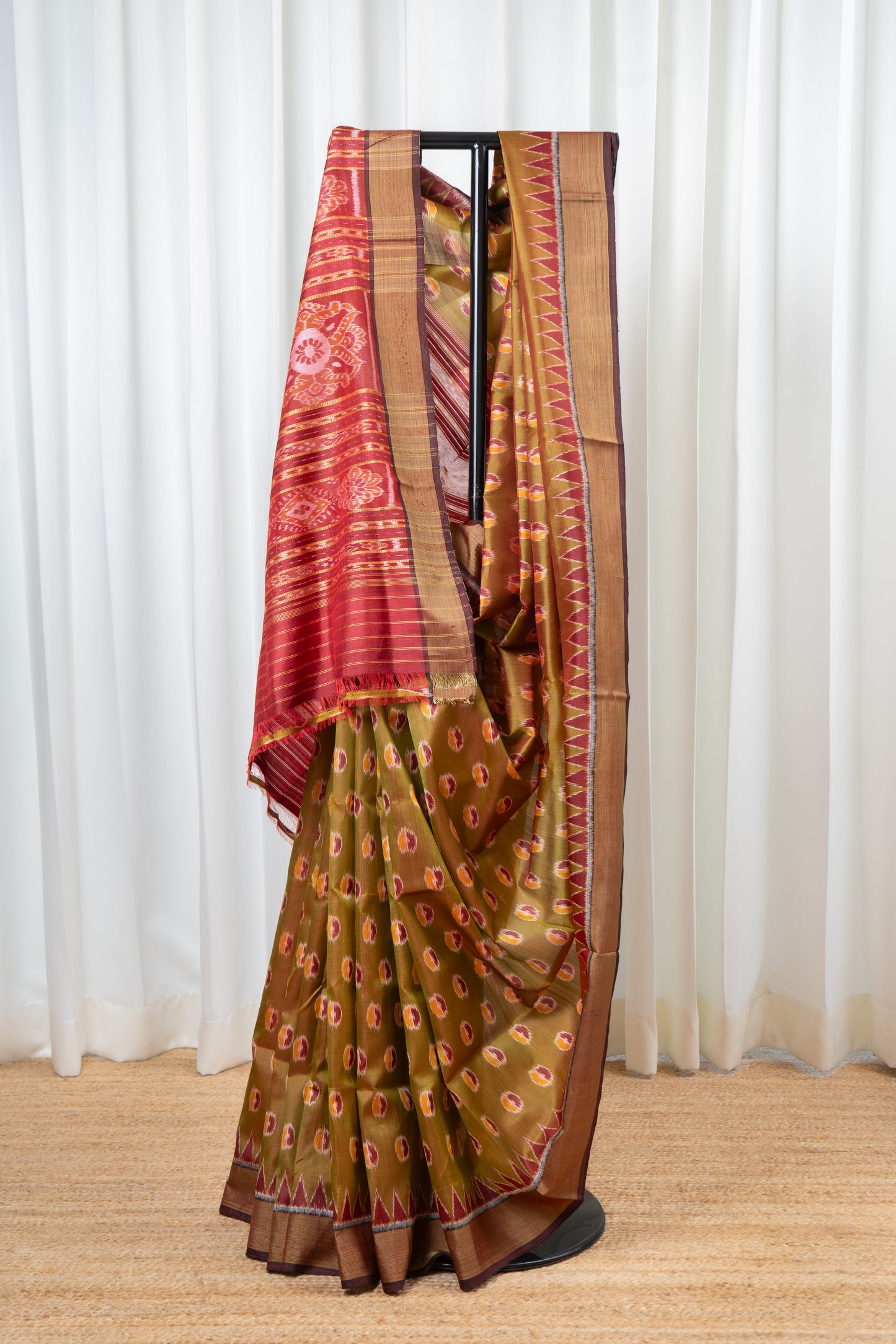 Odisha Ikkat Pure Khandua Silk Saree-Dual Shine Olive