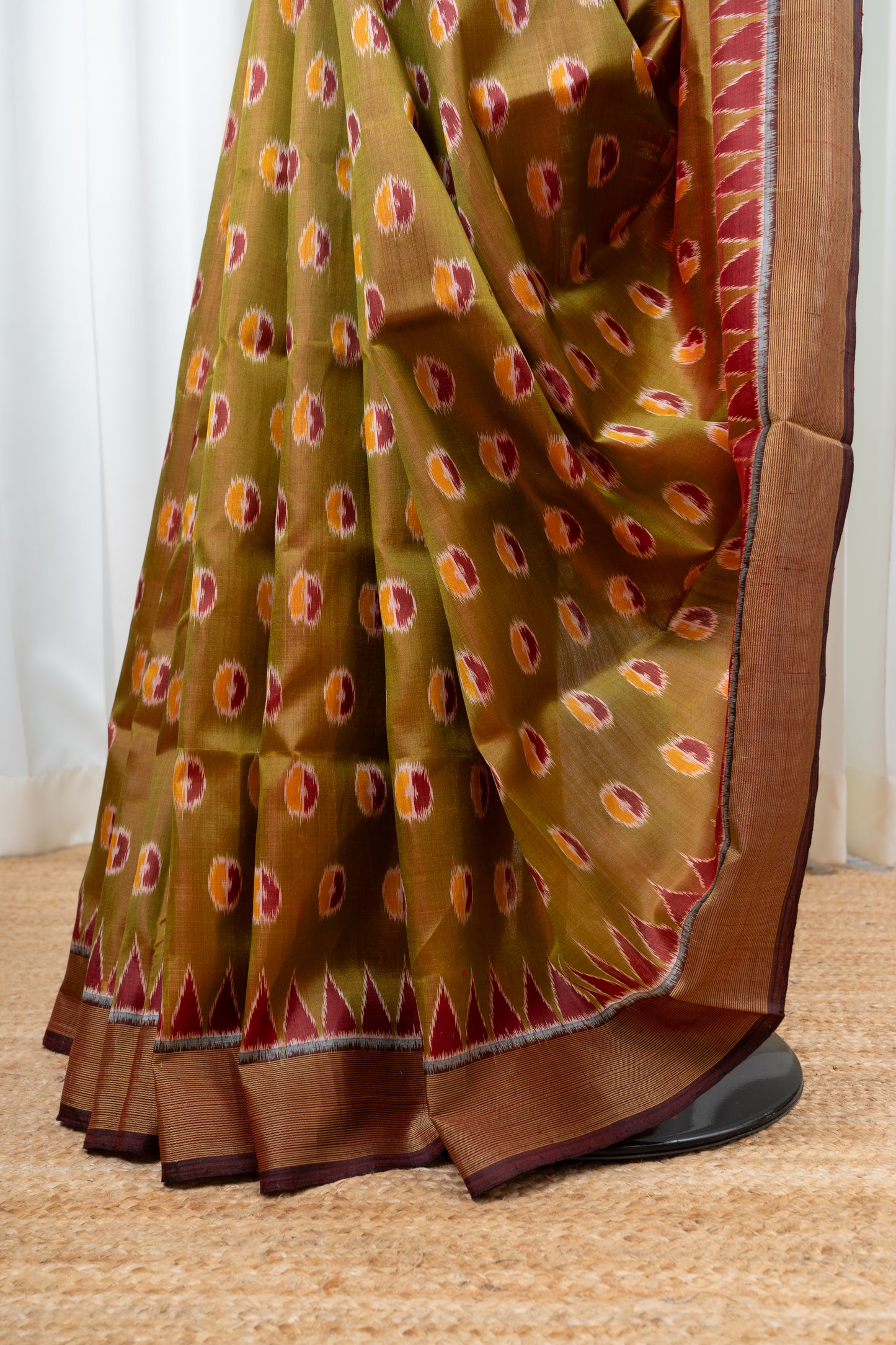 Odisha Ikkat Pure Khandua Silk Saree-Dual Shine Olive