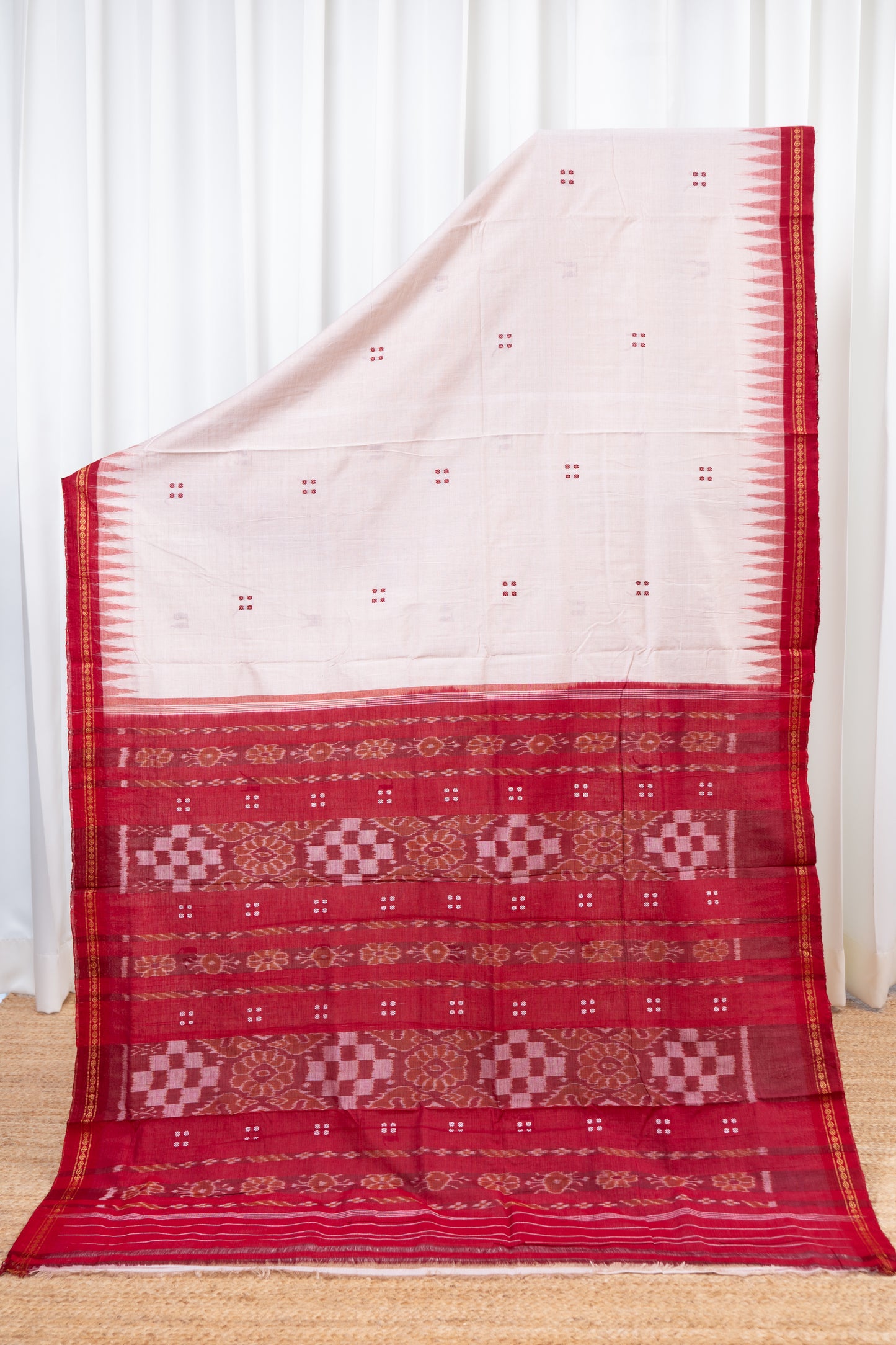 Ek Phulia Cotton Saree -Beige and Red