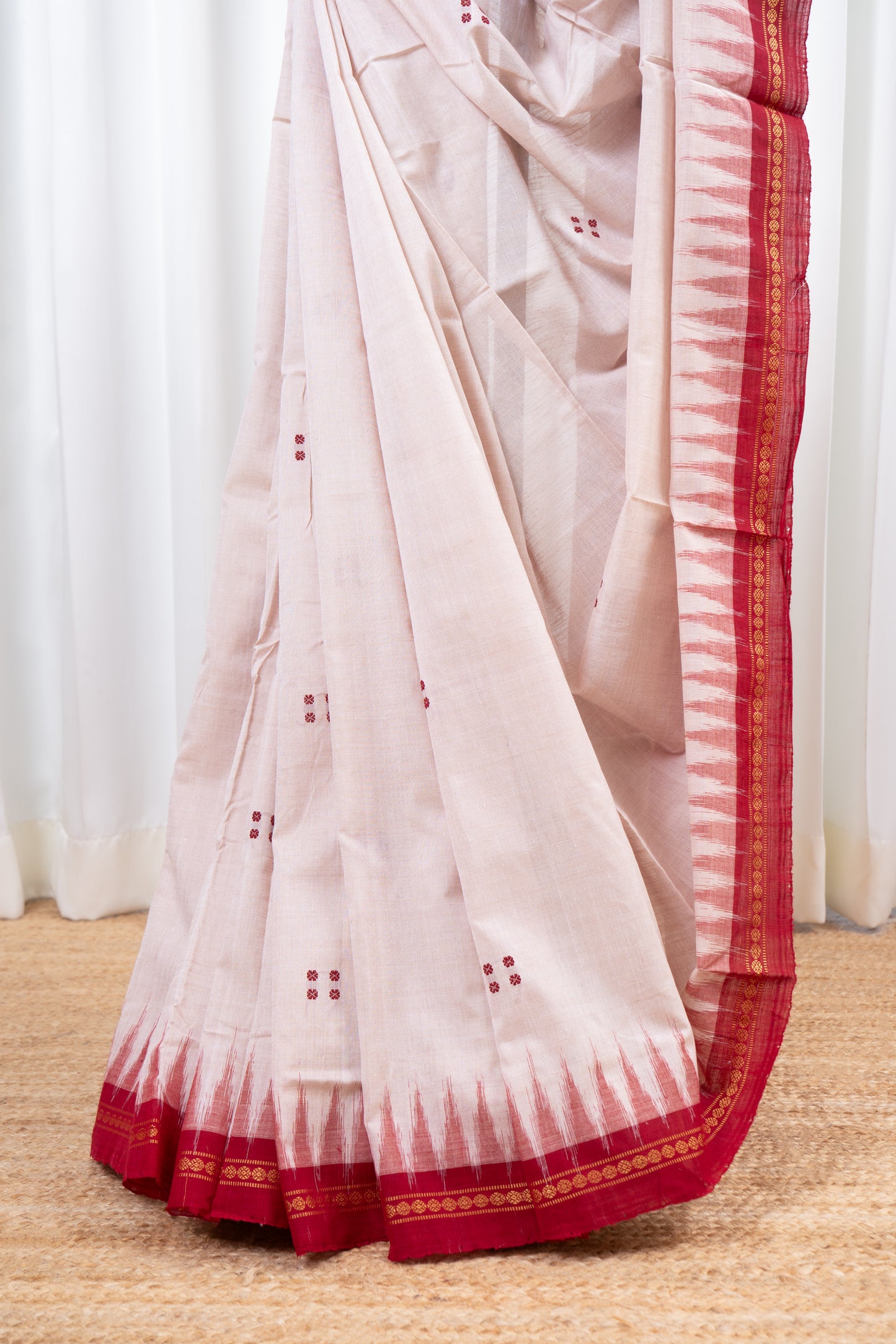 Ek Phulia Cotton Saree -Beige and Red