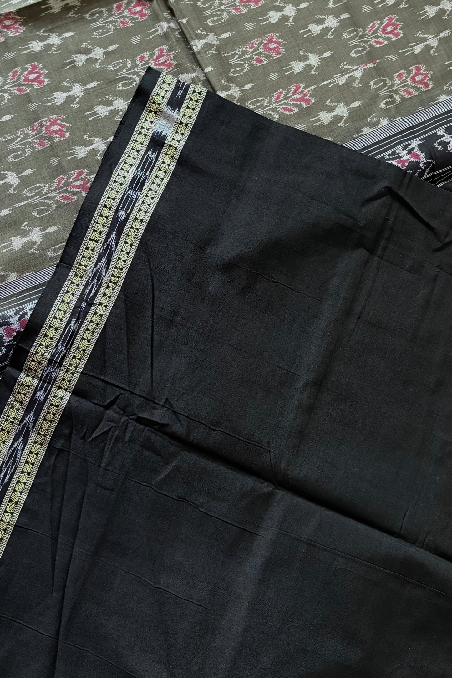 Odisha Ikkat Khandua Cotton Saree-  Dark Olive Green