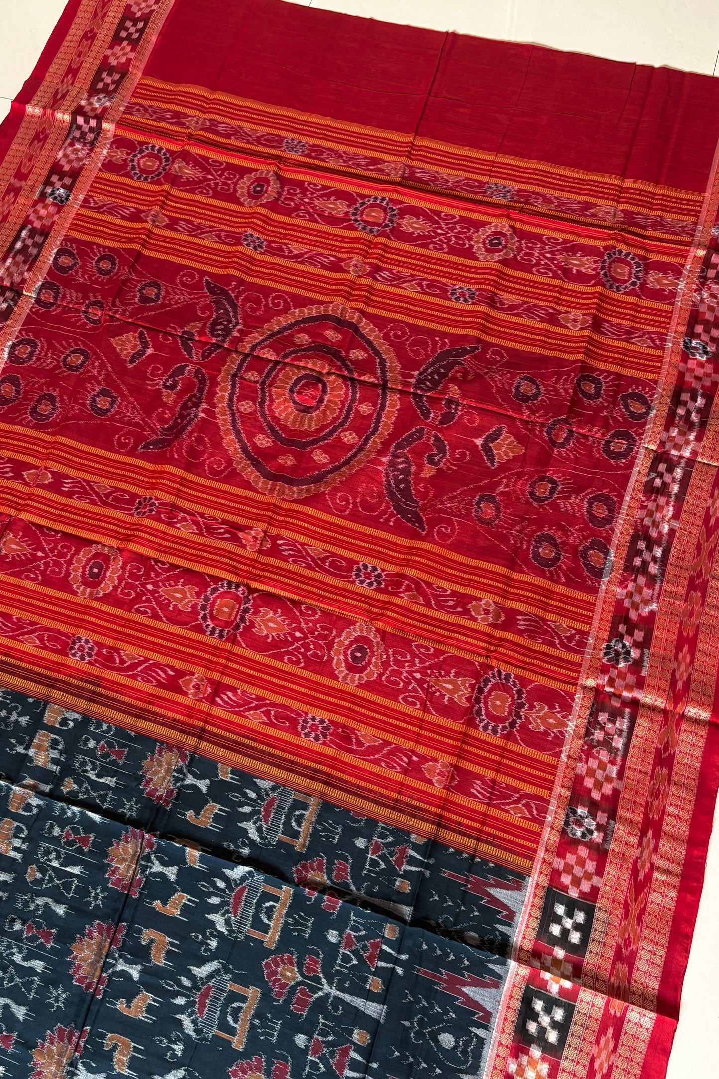 Exclusive Curvilinear Sambalpuri Ikkat Pure Cotton Saree : Teal & Red