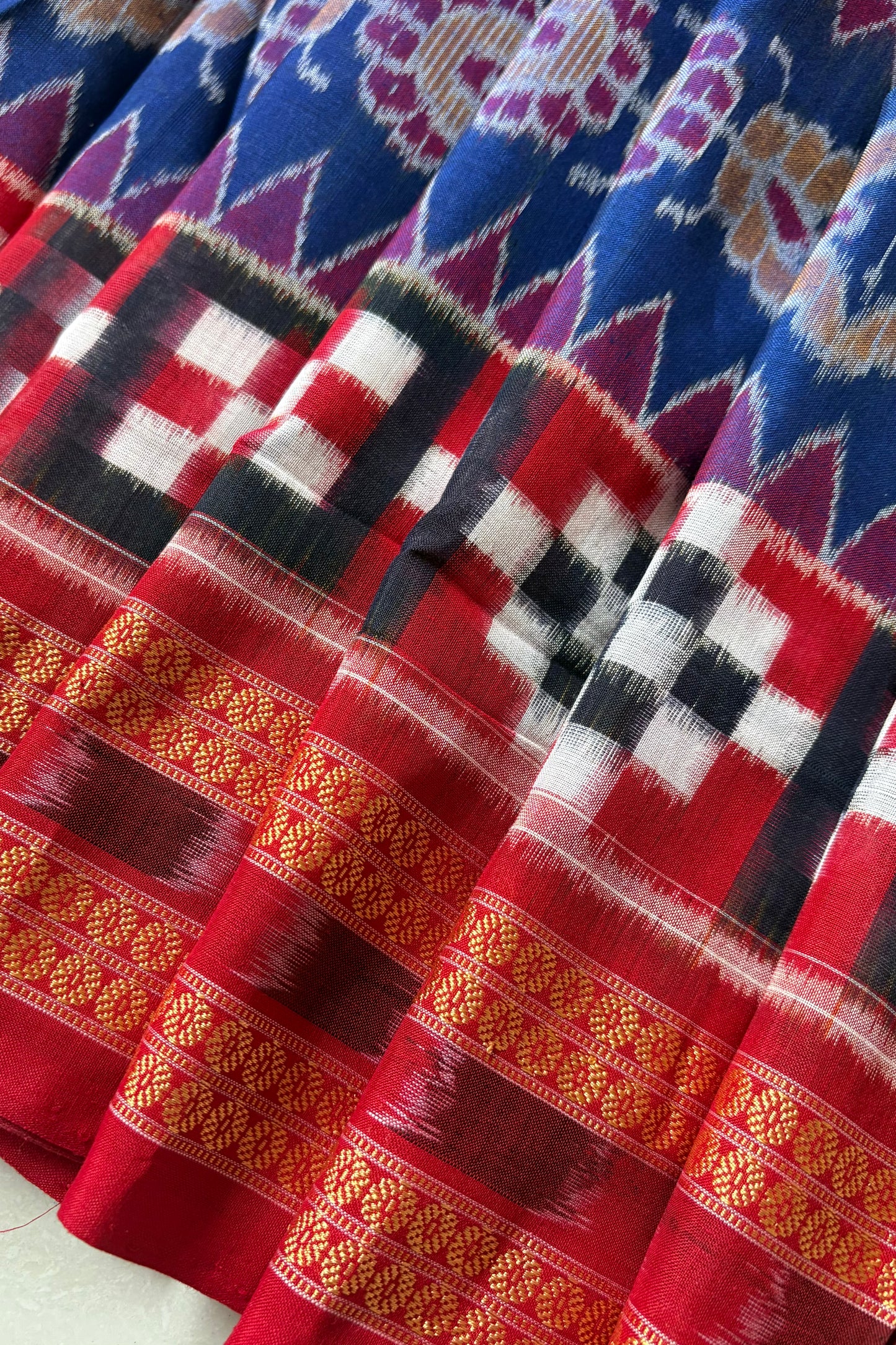 Exclusive Curvilinear Sambalpuri Ikkat Pure Cotton Saree - Pink, Blue & Red