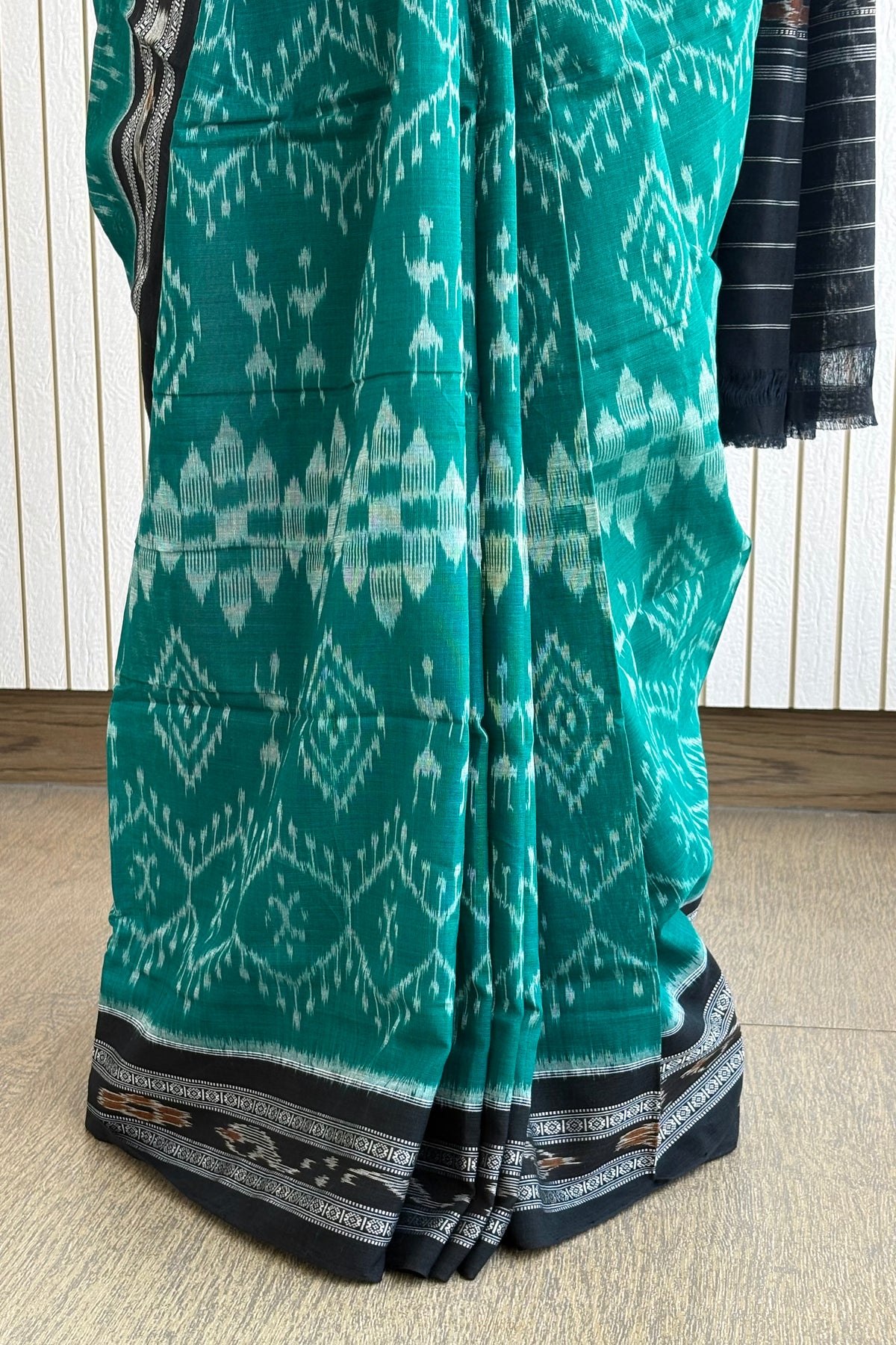 Odisha Ikkat Khandua Cotton Saree - Rama Green