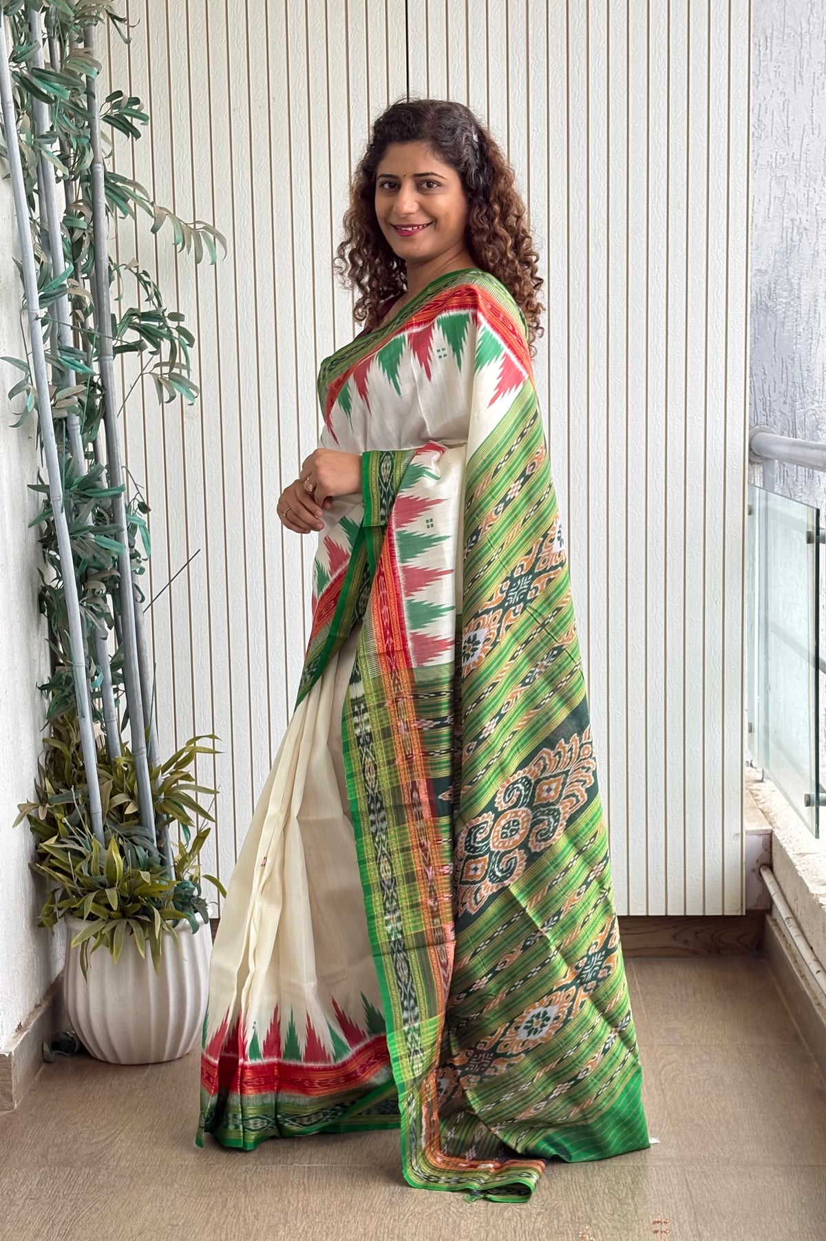 Odisha Ikkat Double Border Khandua Silk Saree - Off White