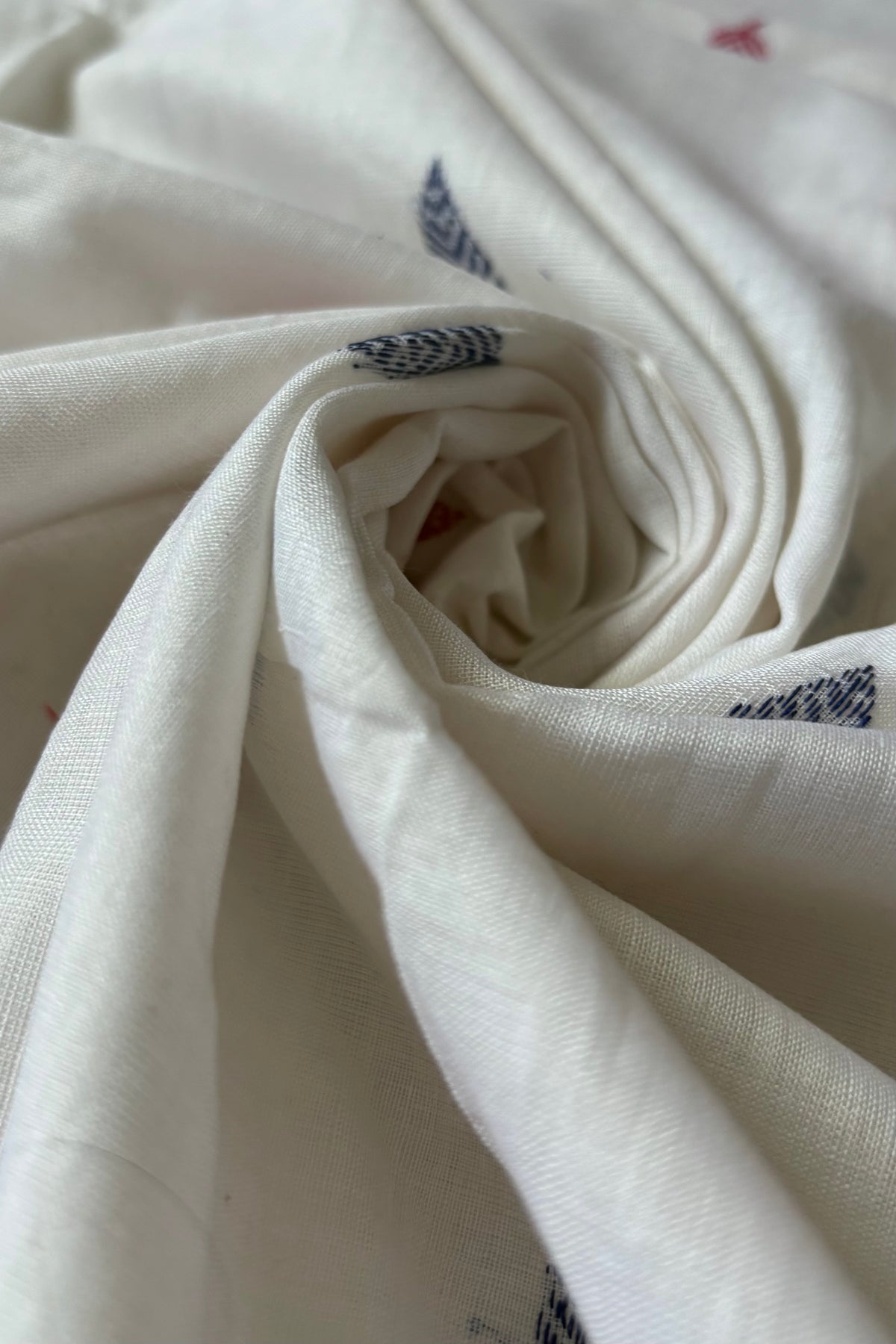 Sambalpuri Pure Cotton Kathifera Saree - White