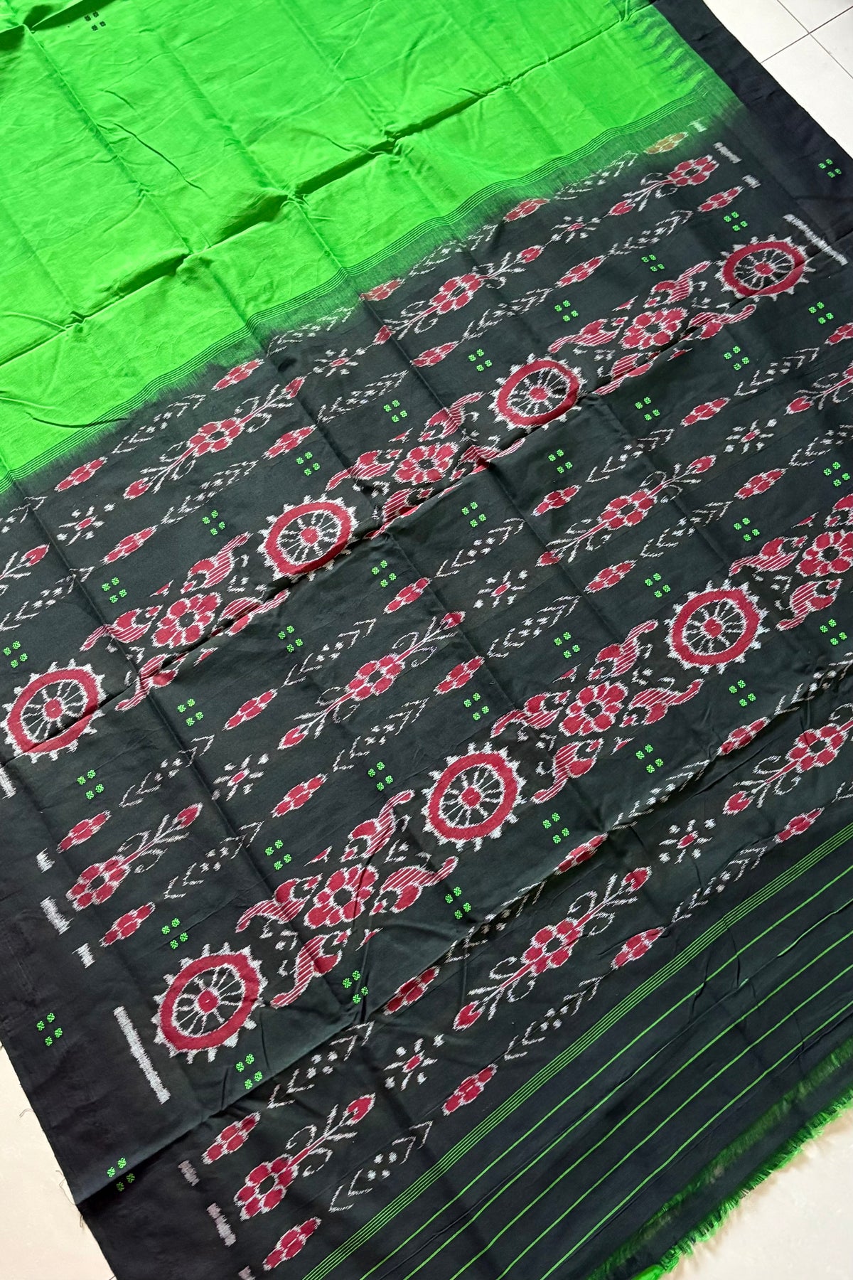 Ek Phulia Cotton Saree- Green & Black