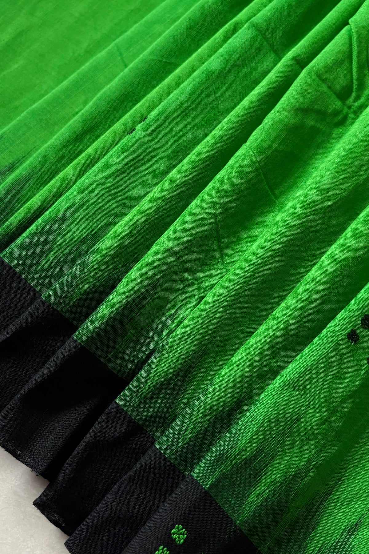 Ek Phulia Cotton Saree- Green & Black