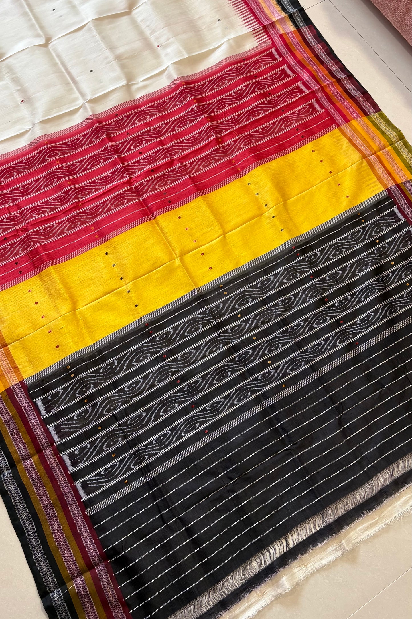 Exclusive Kathifera Odisha Ikkat Khandua Pure Silk Saree- White