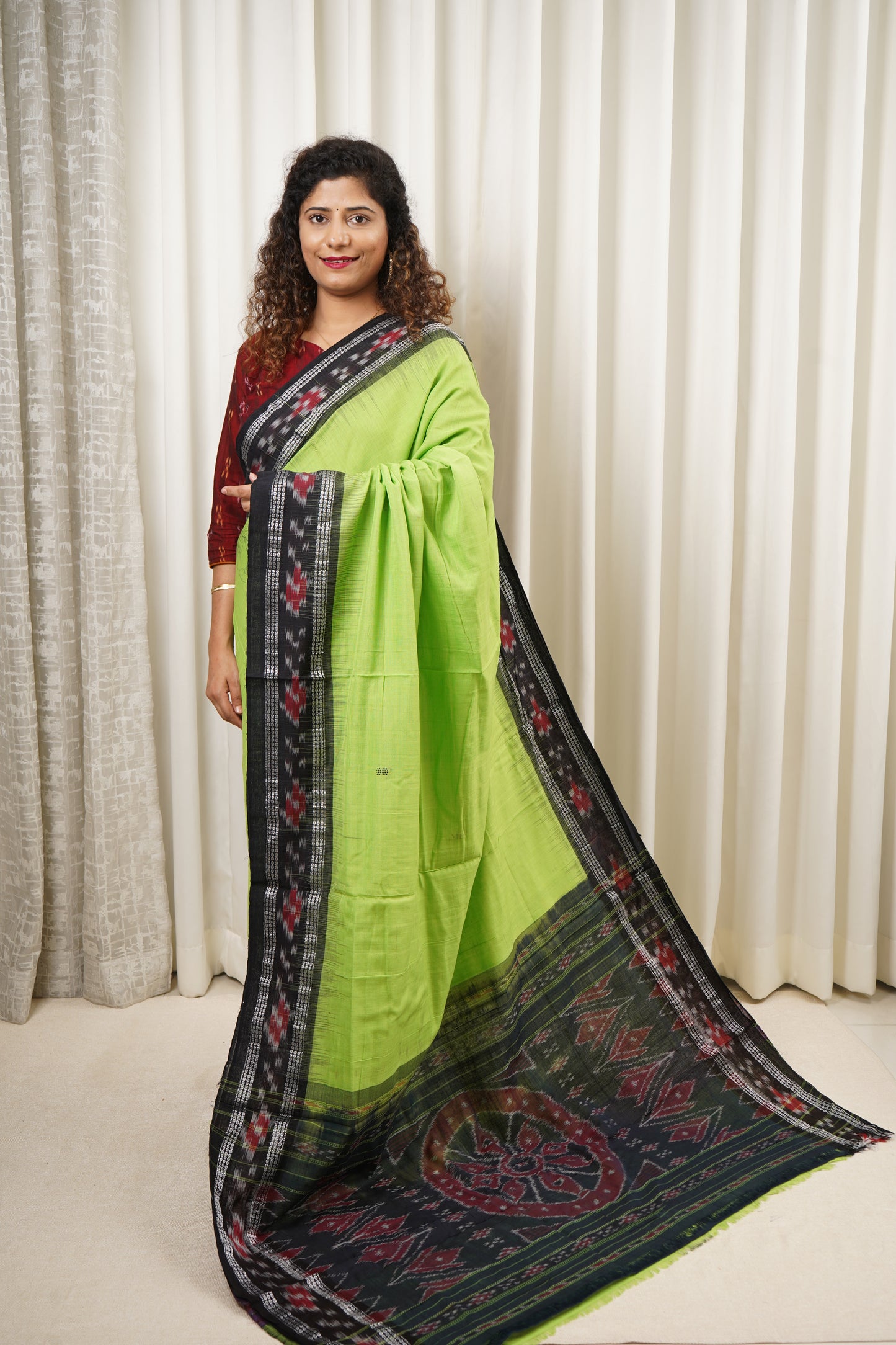 Plain Body Khandua Cotton Saree - Parrot Green