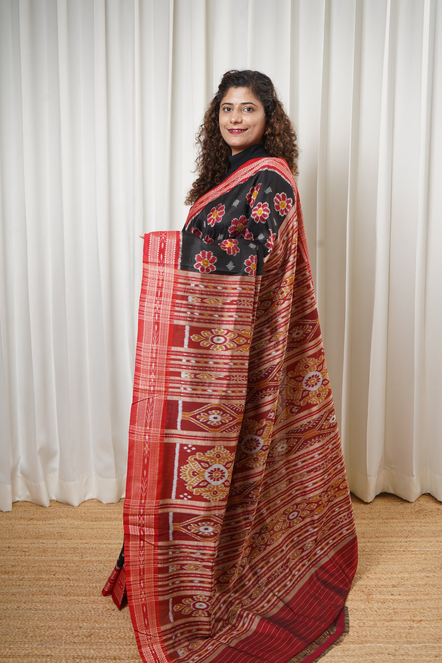 Exclusive Odisha Ikkat Pure Silk Saree-Black