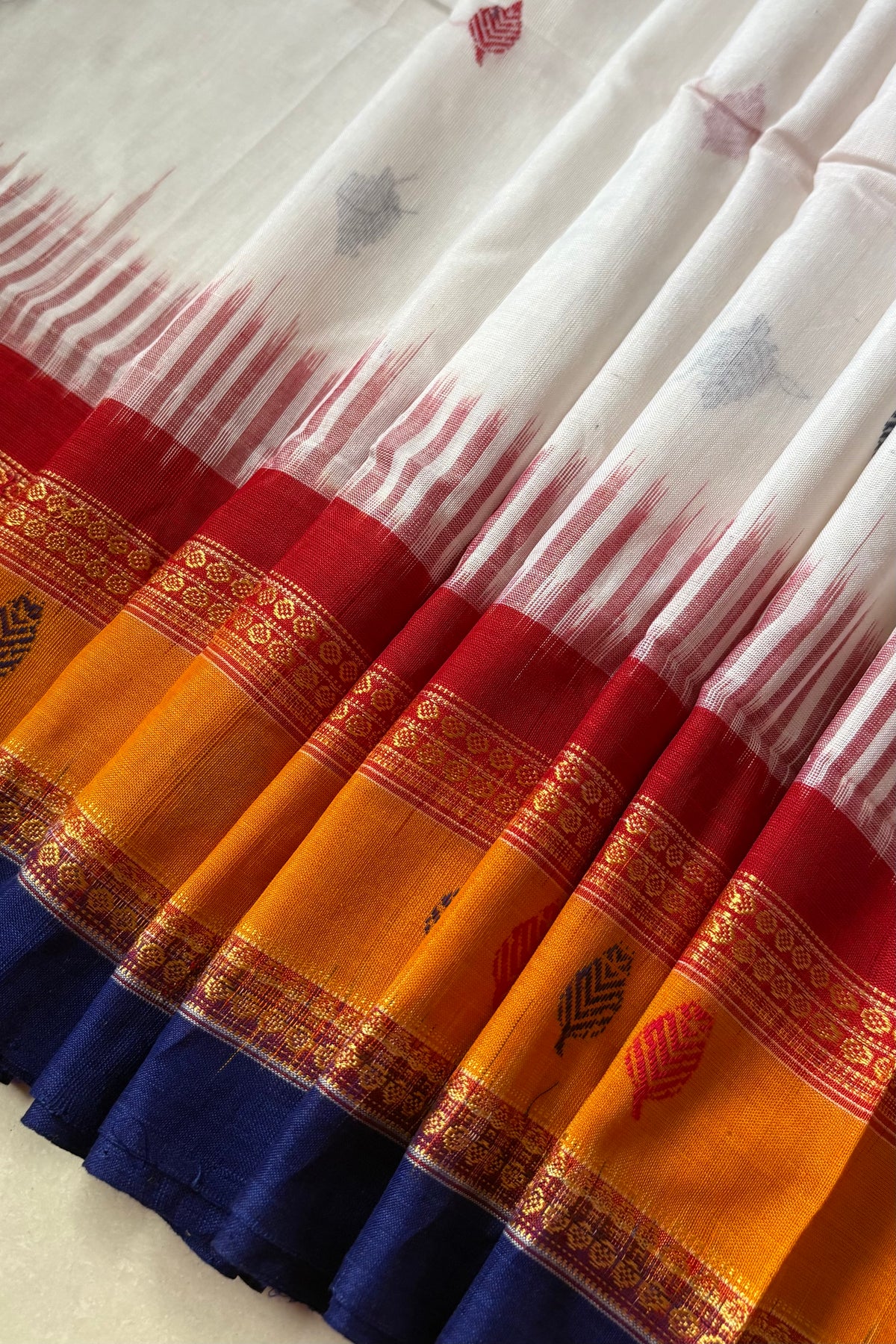Sambalpuri Pure Cotton Kathifera Saree - White