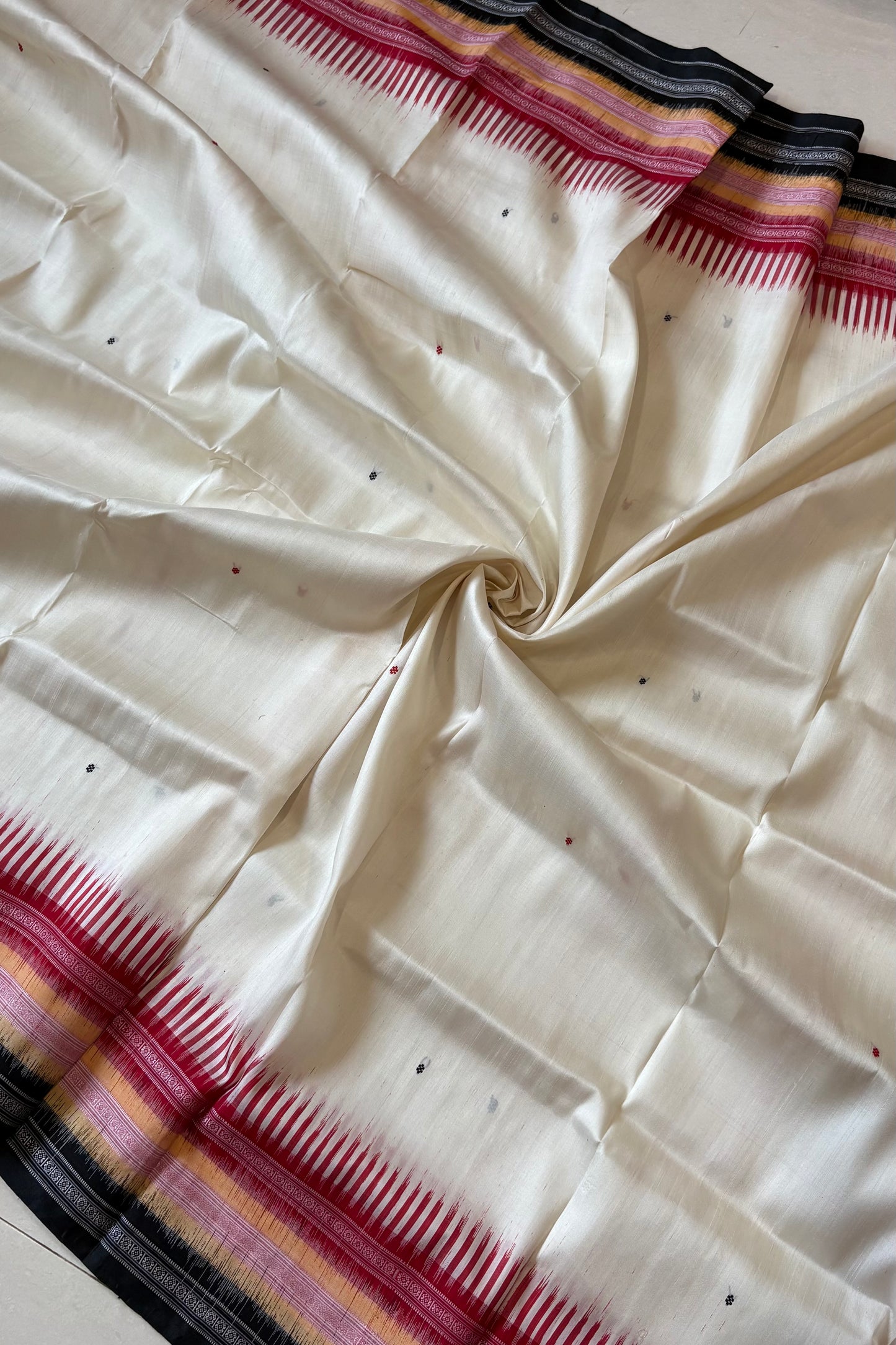 Exclusive Kathifera Odisha Ikkat Khandua Pure Silk Saree- White