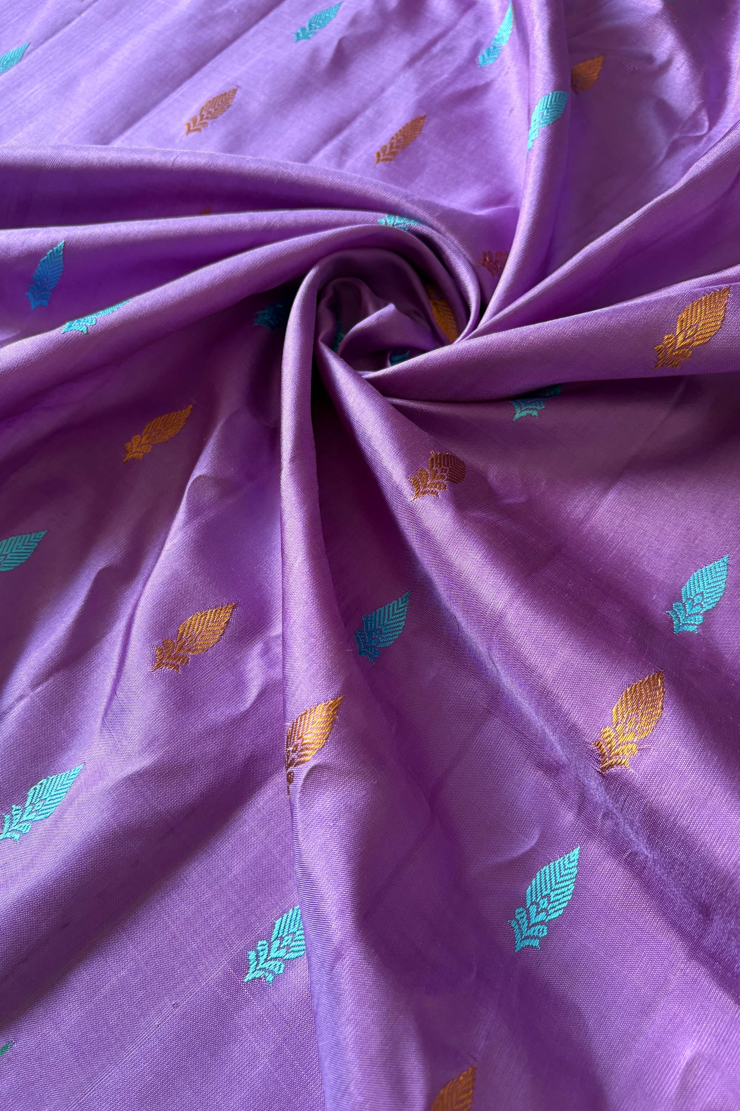 Handwoven Gadwal Pure Silk Saree - Light Purple