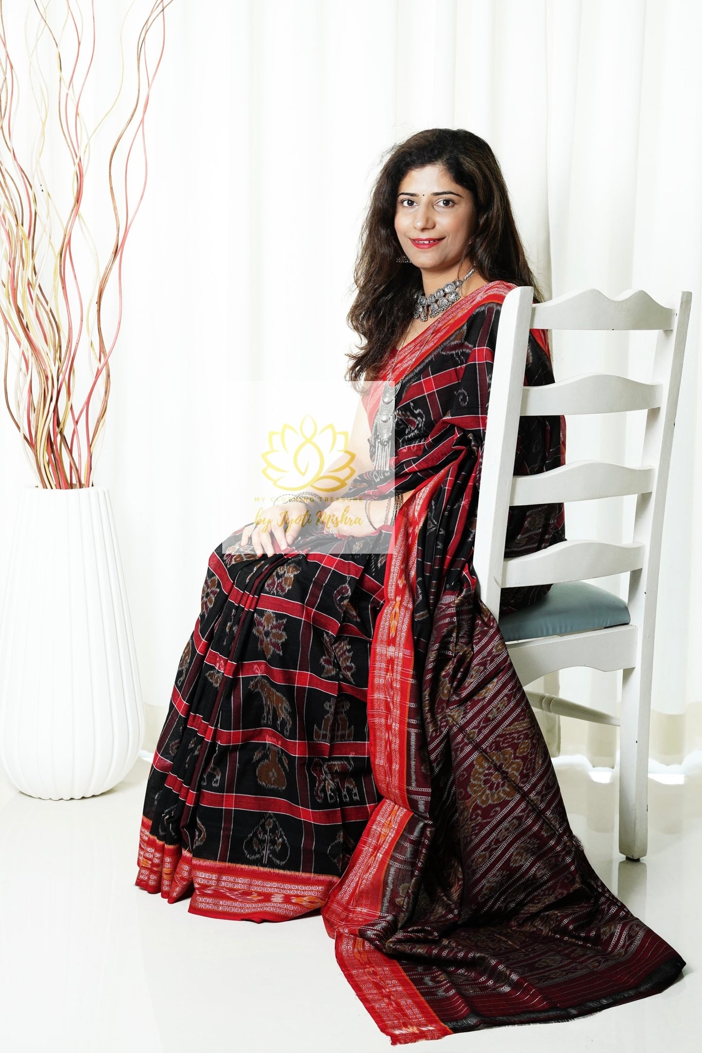 Nabakothi Khandua Cotton Saree: Black and Red